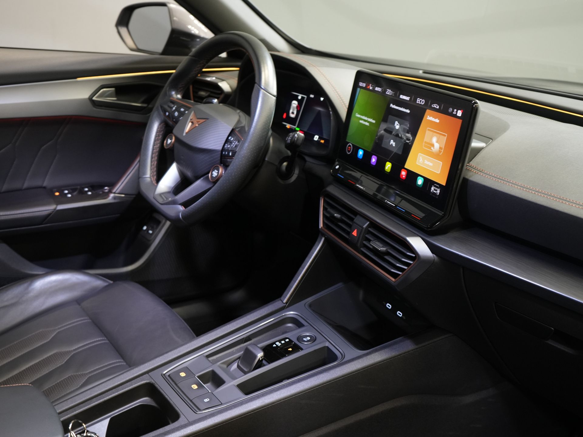 CUPRA Formentor SUV 1.4 e-Hybrid 245 pk VZ Copper Edition Pano/ Elek.Klep/ Elek.Trekhaak/ Leder/ Alarm III/ Mem.Stoel/ Adapt.Cruise/ Matrix/ Stoelve 2