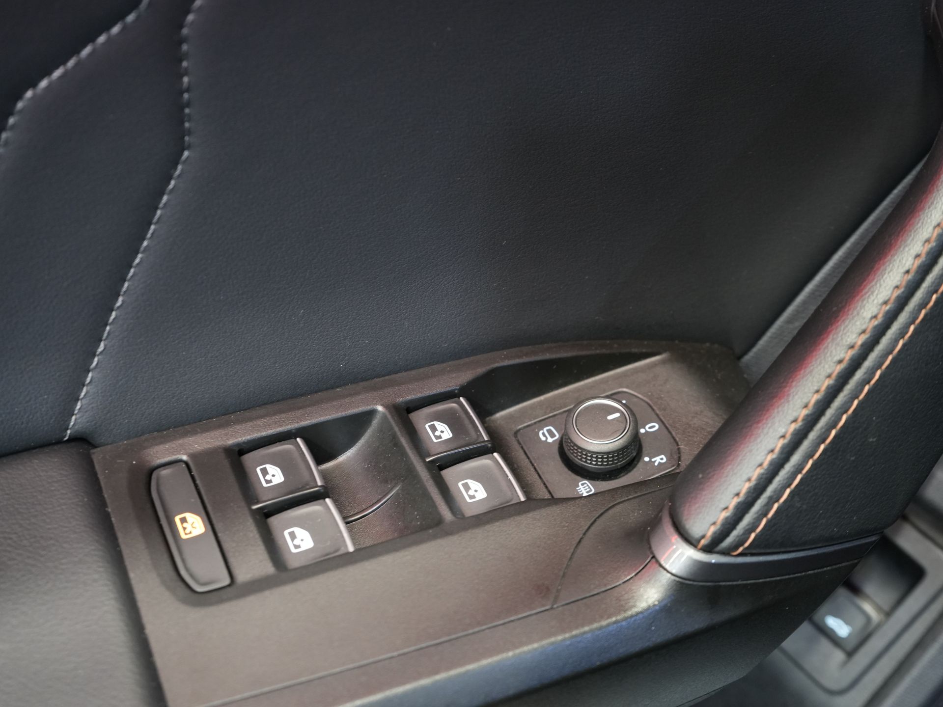 CUPRA Formentor SUV 1.4 e-Hybrid 245 pk VZ Copper Edition Pano/ Elek.Klep/ Elek.Trekhaak/ Leder/ Alarm III/ Mem.Stoel/ Adapt.Cruise/ Matrix/ Stoelve 22