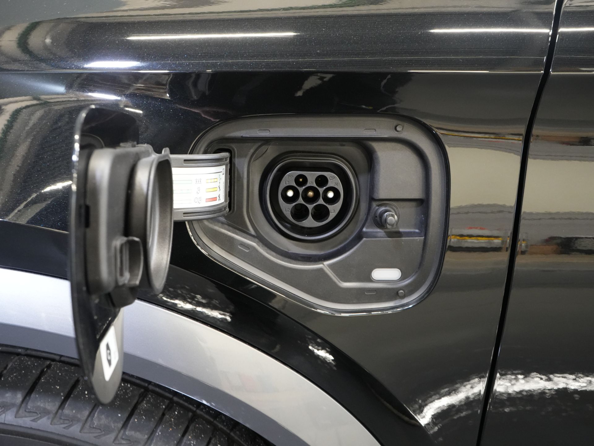 CUPRA Formentor SUV 1.4 e-Hybrid 245 pk VZ Copper Edition Pano/ Elek.Klep/ Elek.Trekhaak/ Leder/ Alarm III/ Mem.Stoel/ Adapt.Cruise/ Matrix/ Stoelve 35