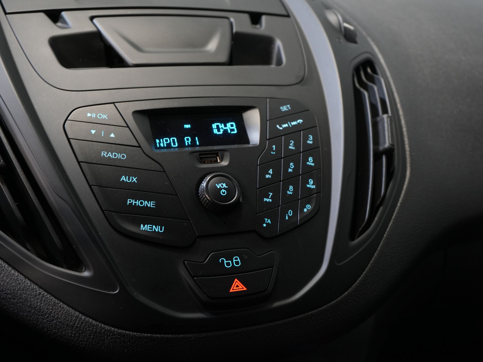 Ford Transit Courier Bestelbus 1.0 BENZINE 100 pk Dealer Onderhouden/ Airco/ DAB/ Bluetooth 18