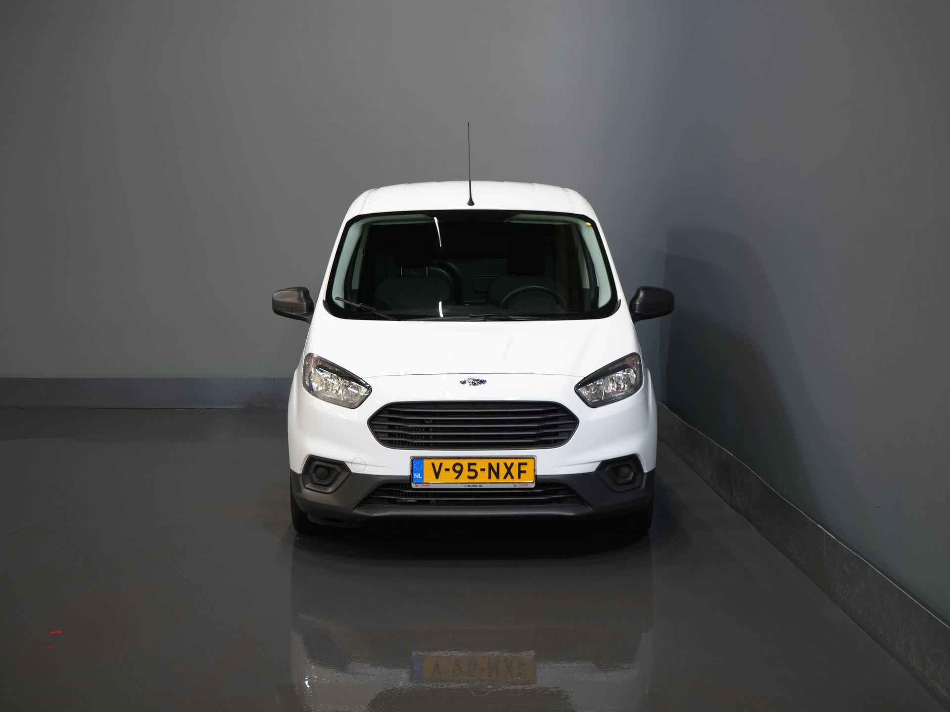 Ford Transit Courier Bestelbus 1.0 BENZINE 100 pk Dealer Onderhouden/ Airco/ DAB/ Bluetooth 6