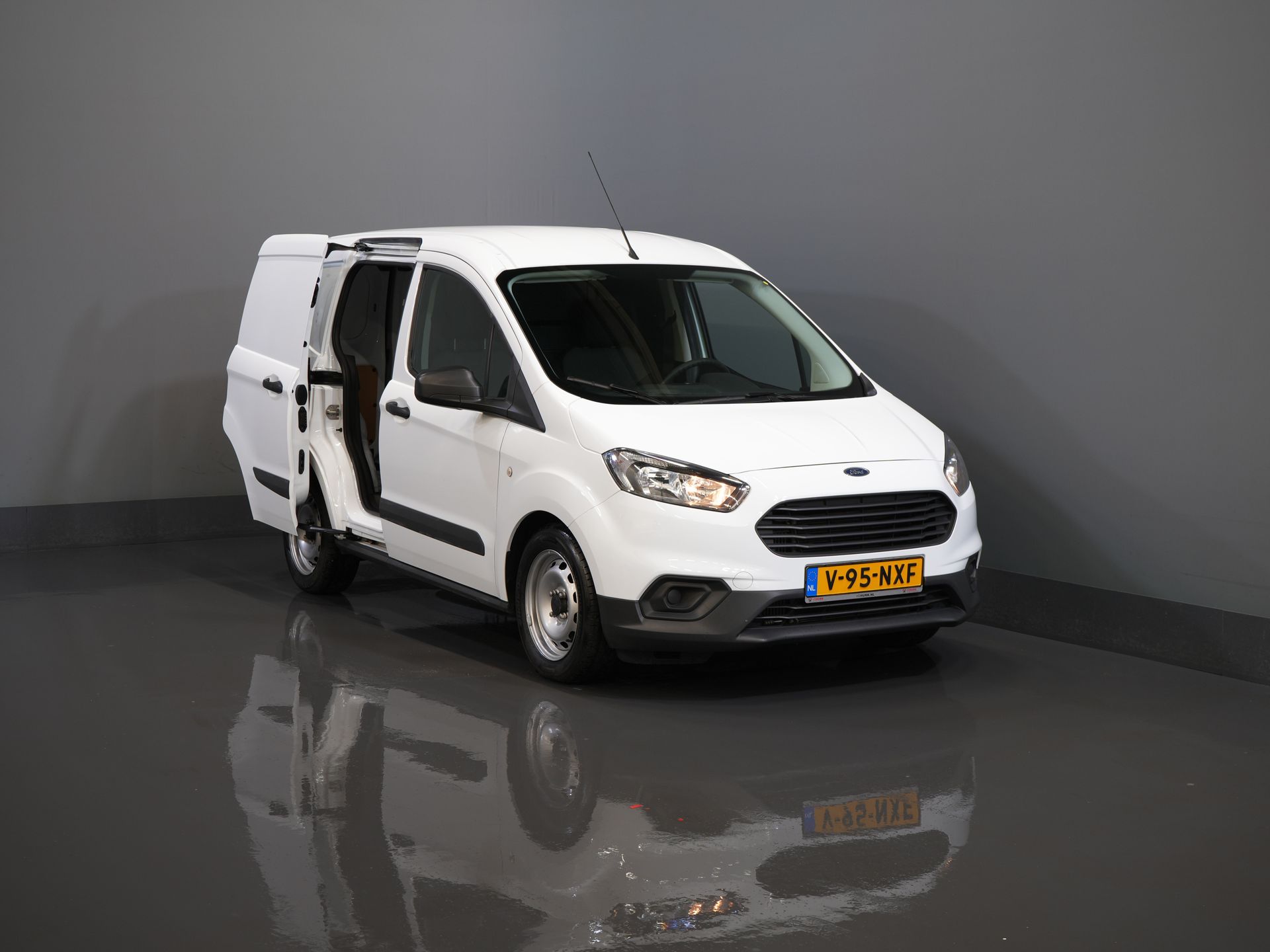 Ford Transit Courier Bestelbus 1.0 BENZINE 100 pk Dealer Onderhouden/ Airco/ DAB/ Bluetooth 8