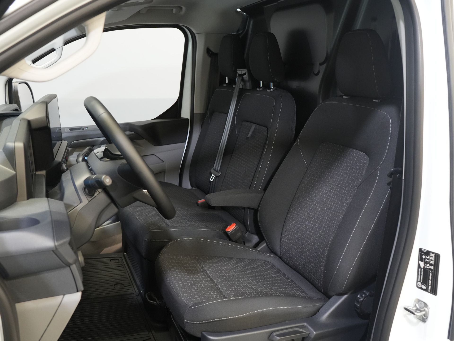 Ford E-Transit Custom Bestelbus Trend L2 65 kWh 330 km WLTP Garantie t/m 2030/ LED/ Snellader/ 2.3t Trekverm./ Stuurverw./ Stoelverw./ Carplay/ Climate/ Camera/ 11