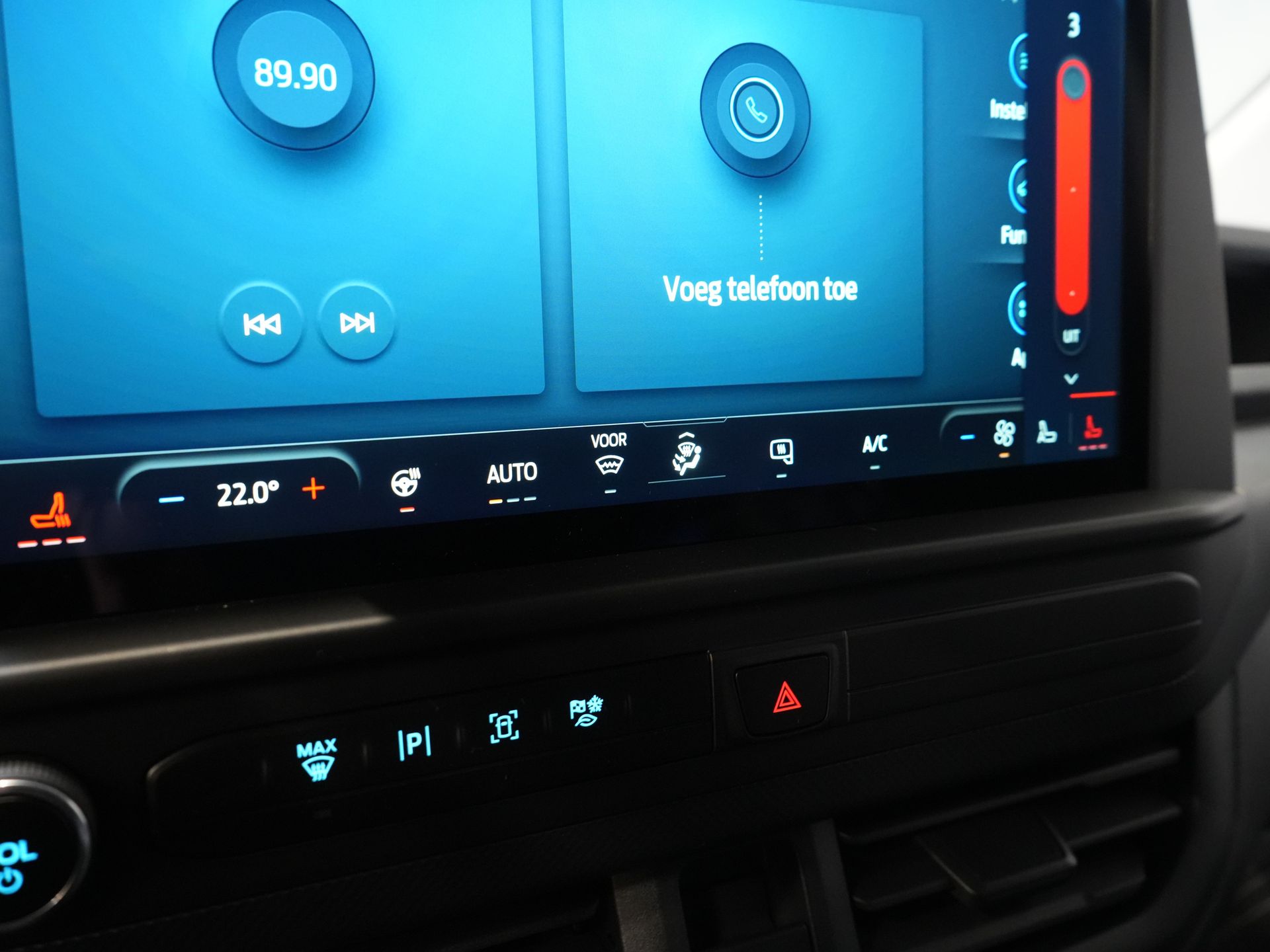 Ford E-Transit Custom Bestelbus Trend L2 65 kWh 330 km WLTP Garantie t/m 2030/ LED/ Snellader/ 2.3t Trekverm./ Stuurverw./ Stoelverw./ Carplay/ Climate/ Camera/ 22