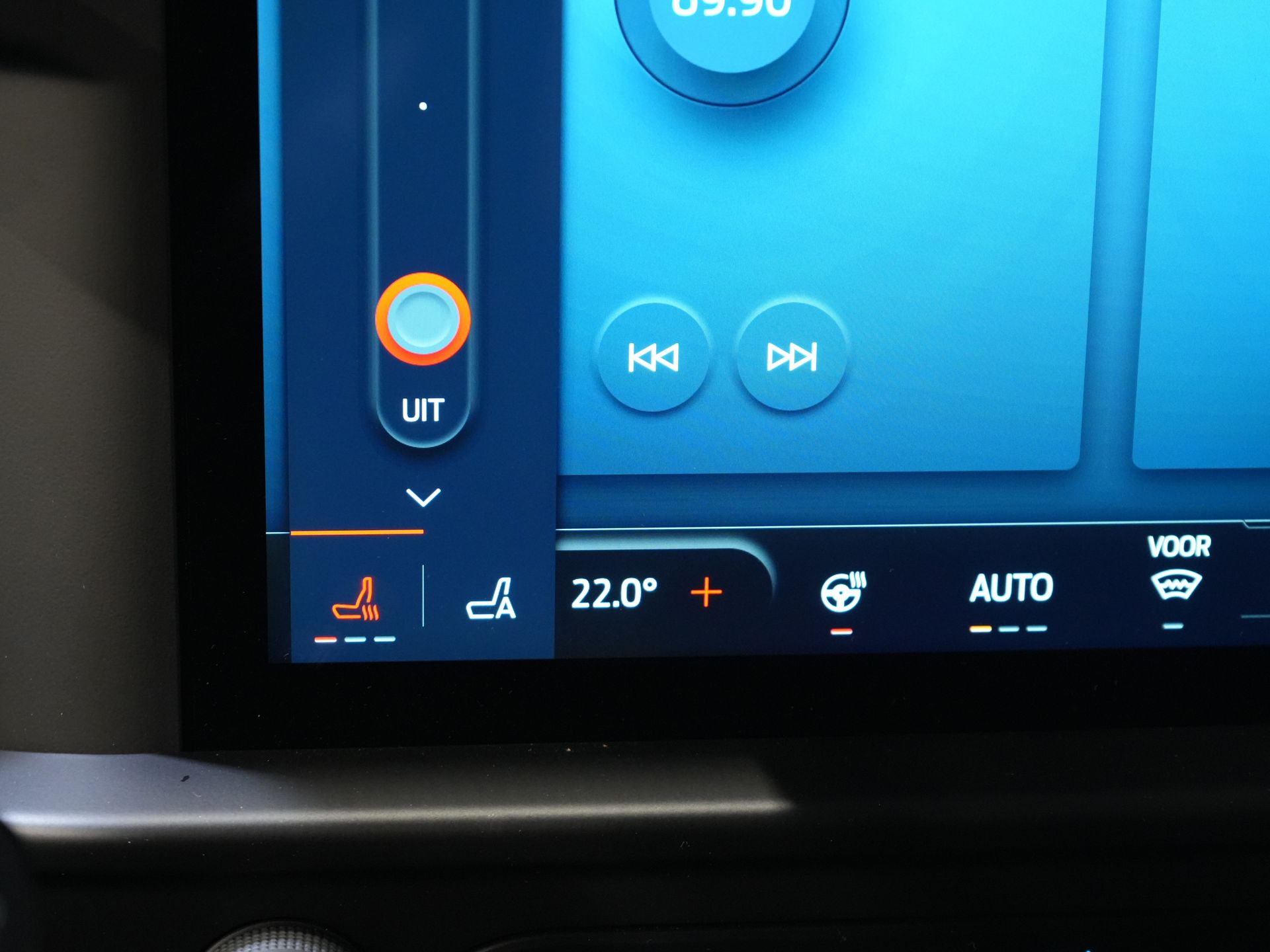 Ford E-Transit Custom Bestelbus Trend L2 65 kWh 330 km WLTP Garantie t/m 2030/ LED/ Snellader/ 2.3t Trekverm./ Stuurverw./ Stoelverw./ Carplay/ Climate/ Camera/ 23