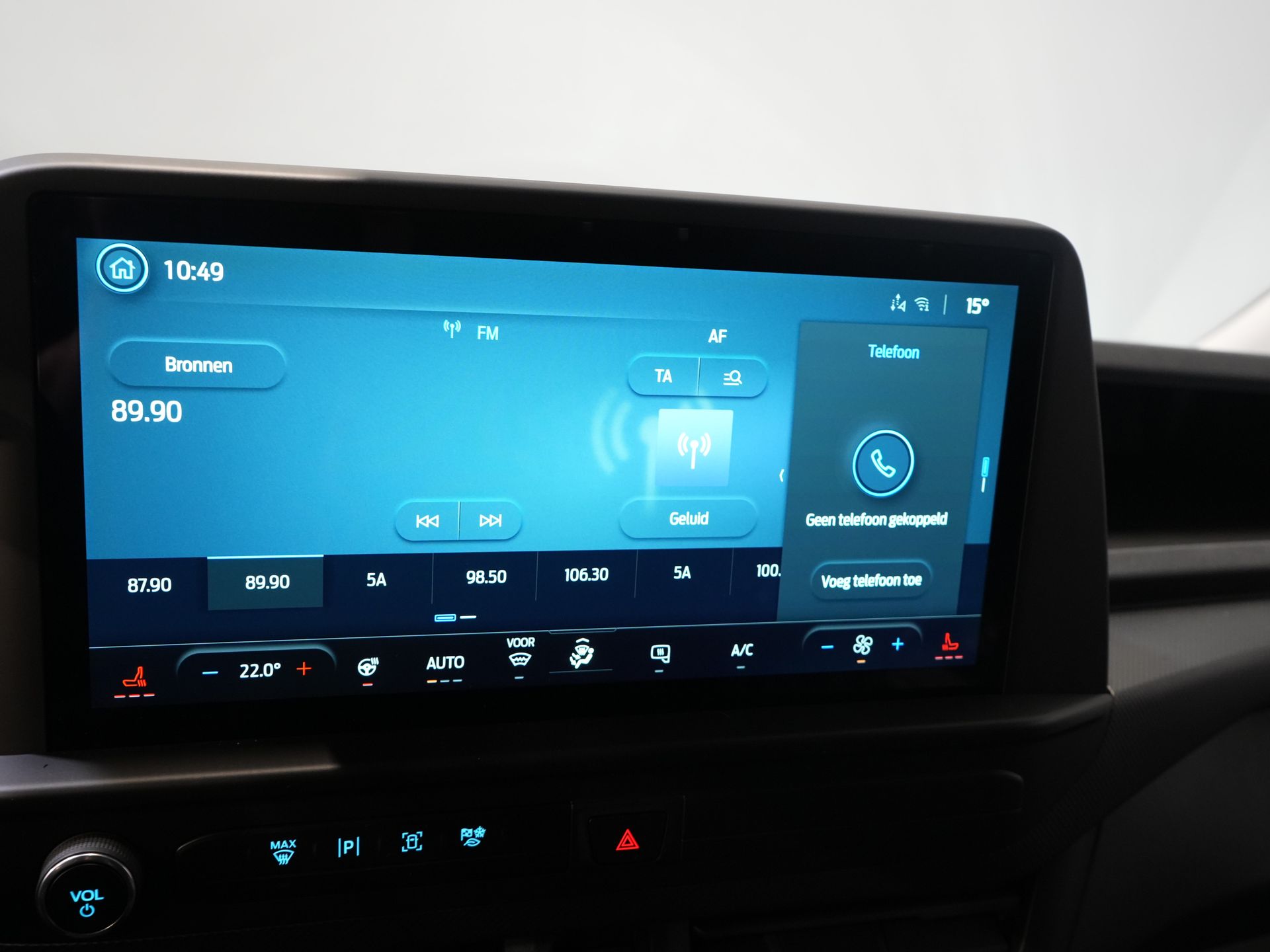 Ford E-Transit Custom Bestelbus Trend L2 65 kWh 330 km WLTP Garantie t/m 2030/ LED/ Snellader/ 2.3t Trekverm./ Stuurverw./ Stoelverw./ Carplay/ Climate/ Camera/ 24