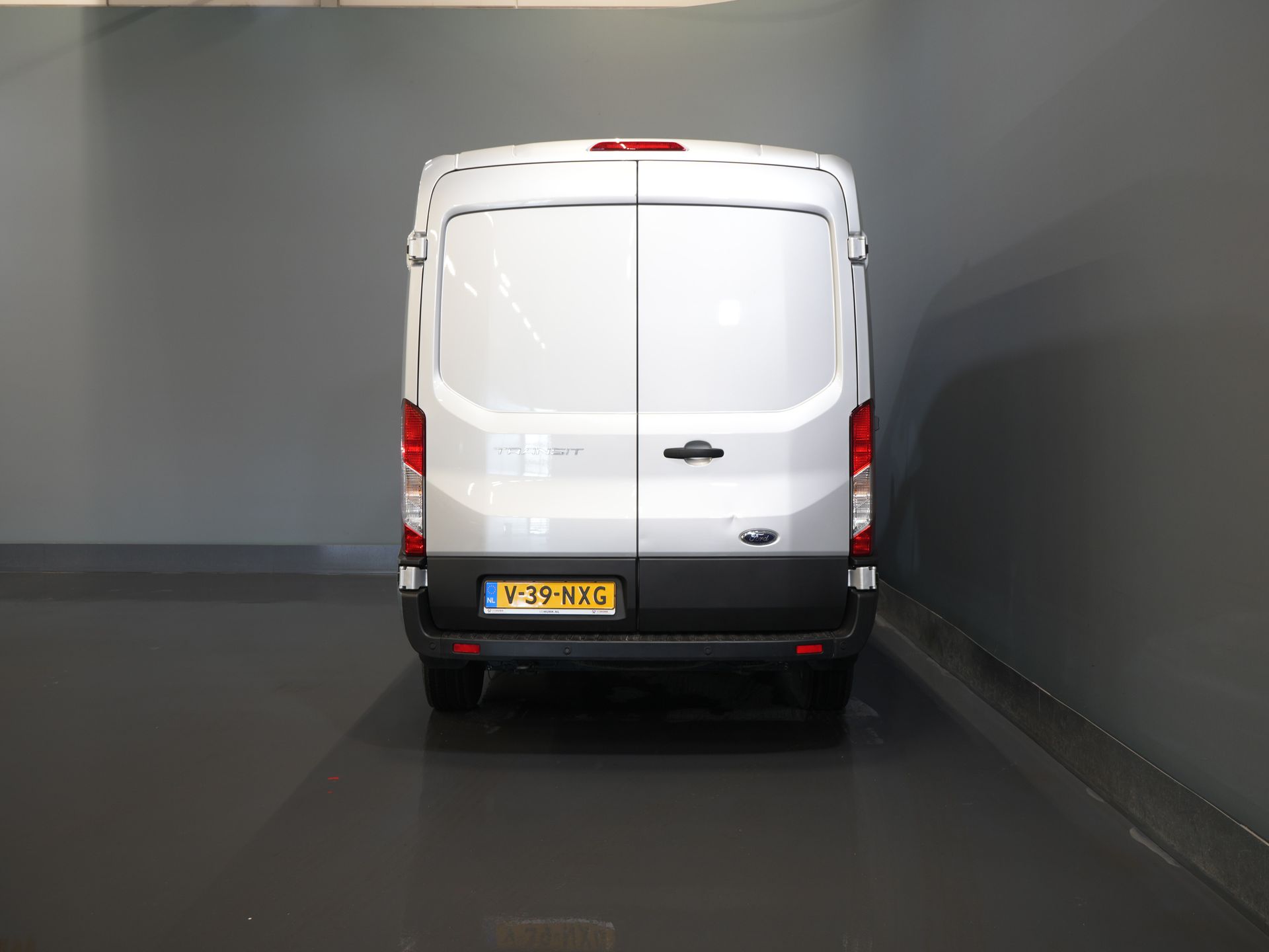 Ford Transit Bestelbus 2.0 TDCI 130 pk L2H2 Trend PDC/ Cruise/ Verw.voorruit/ Airco 5