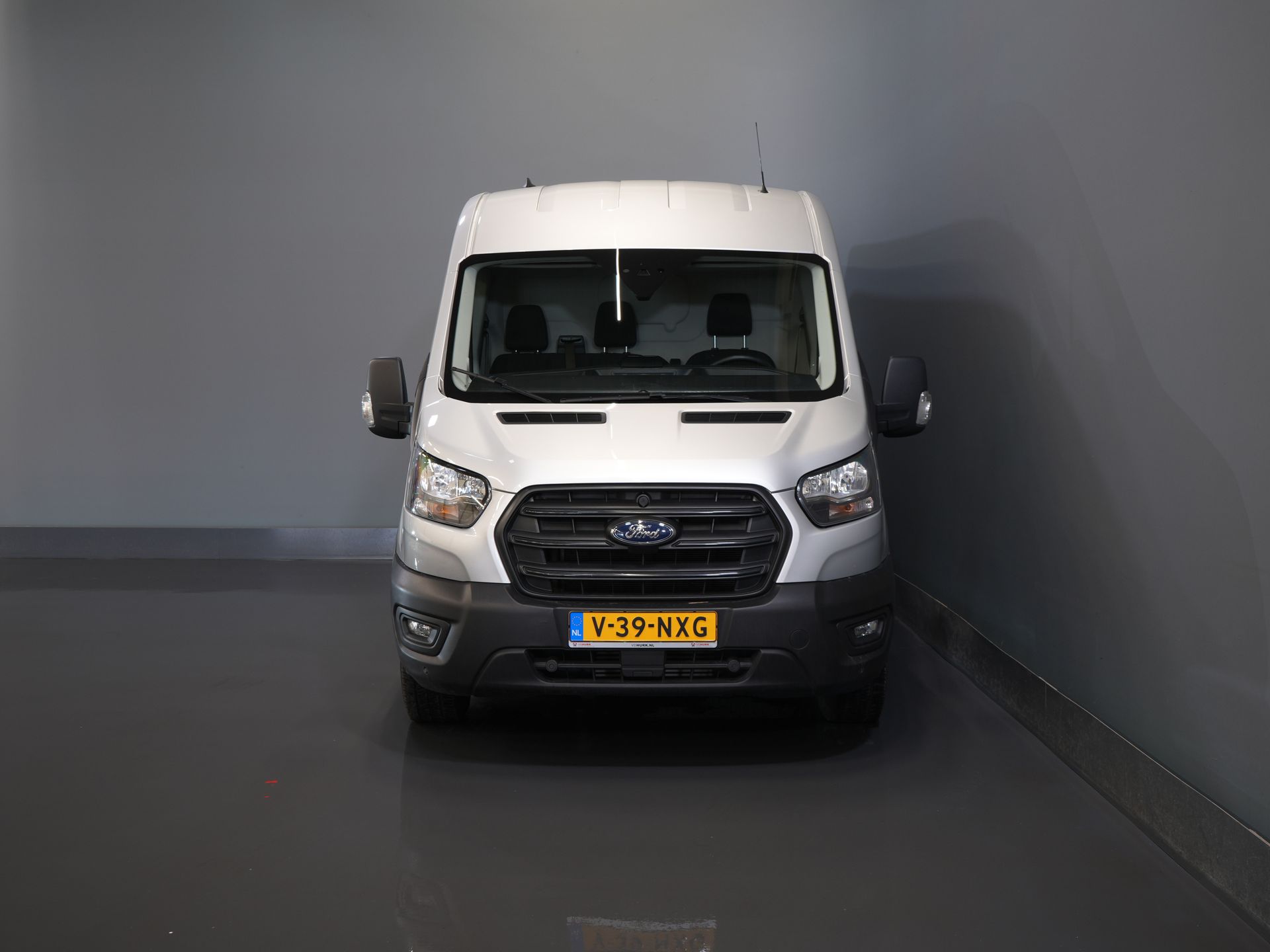 Ford Transit Bestelbus 2.0 TDCI 130 pk L2H2 Trend PDC/ Cruise/ Verw.voorruit/ Airco 6