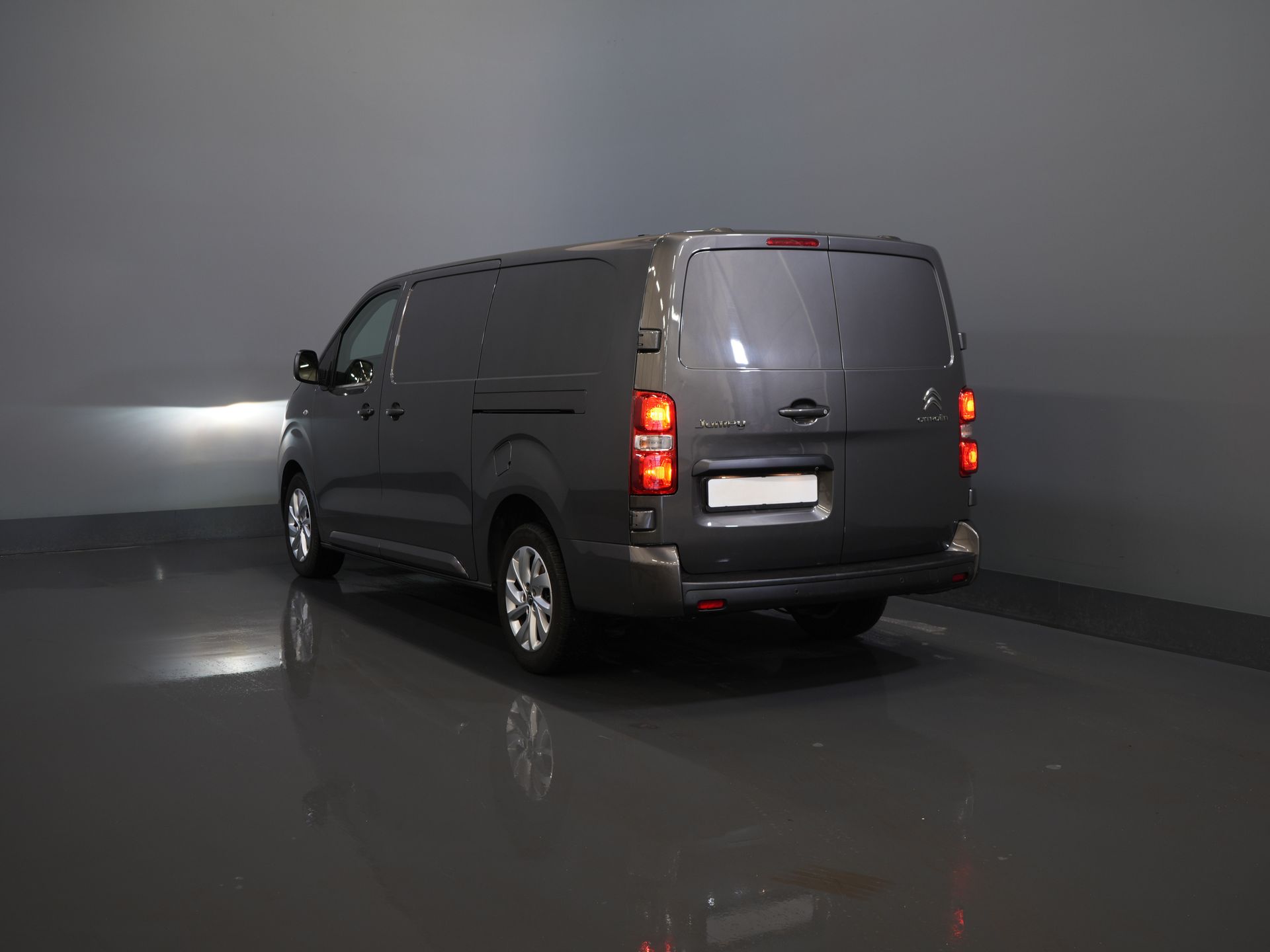 Citroën Jumpy Bestelbus 2.0 HDI 180 pk Aut. L3 2x Schuifdeur/ Carplay/ Camera/ PDC/ LMV/ Cruise/ Airco 1