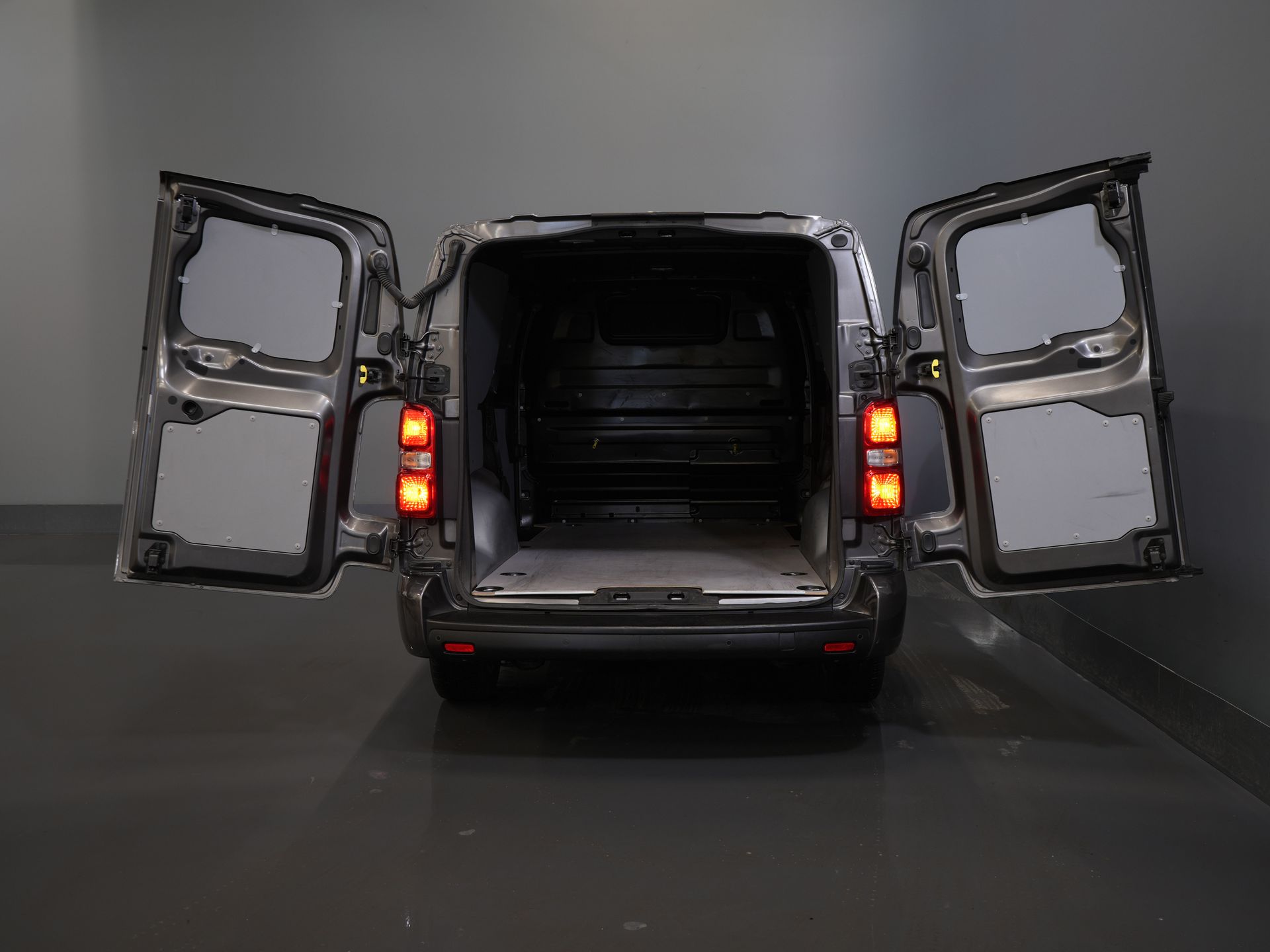 Citroën Jumpy Bestelbus 2.0 HDI 180 pk Aut. L3 2x Schuifdeur/ Carplay/ Camera/ PDC/ LMV/ Cruise/ Airco 4