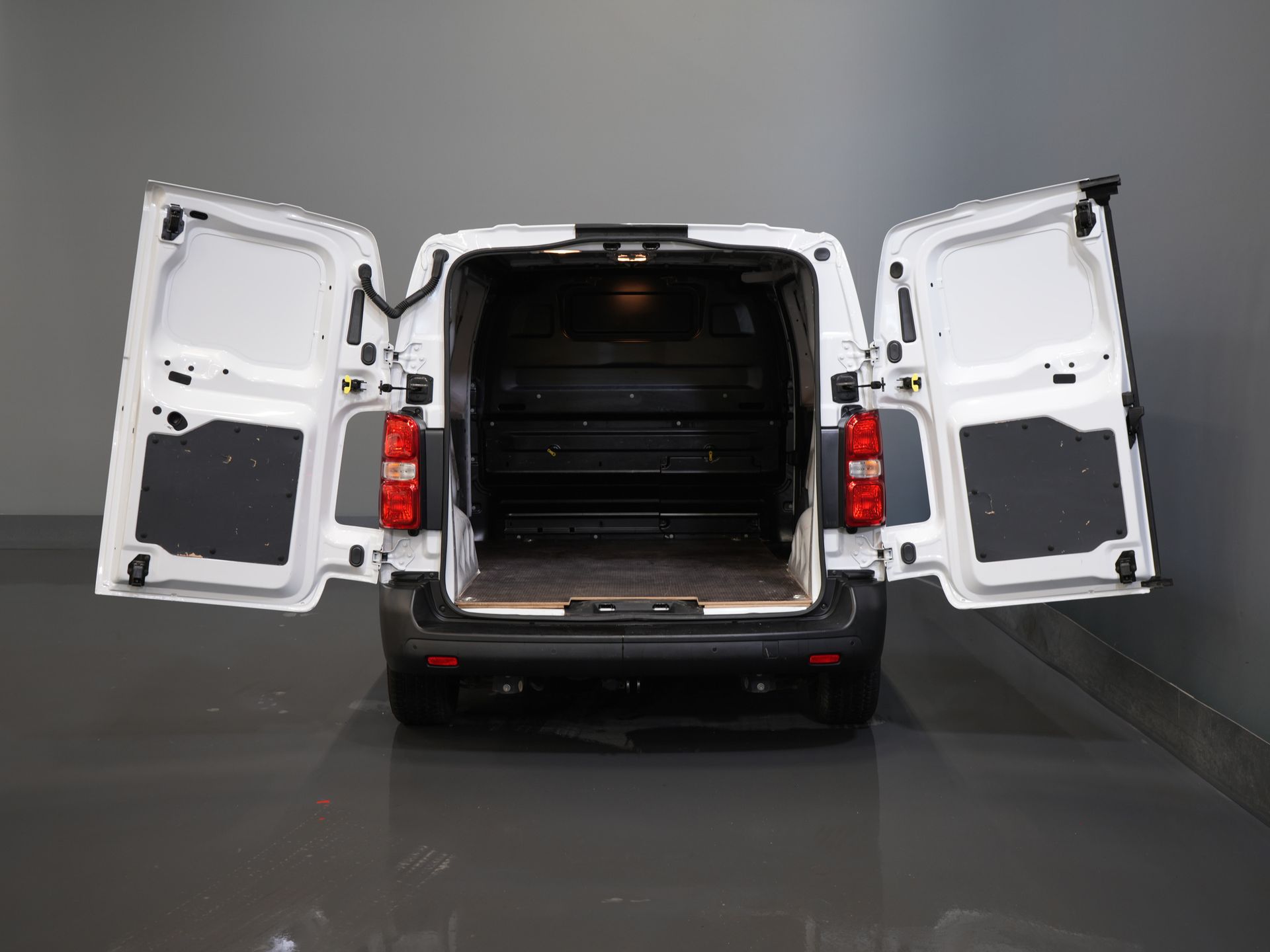 Fiat Scudo Bestelbus 1.5 MJ 120 pk L2 Navi/ Carplay/ Camera/ PDC/ Cruise/ Airco 4