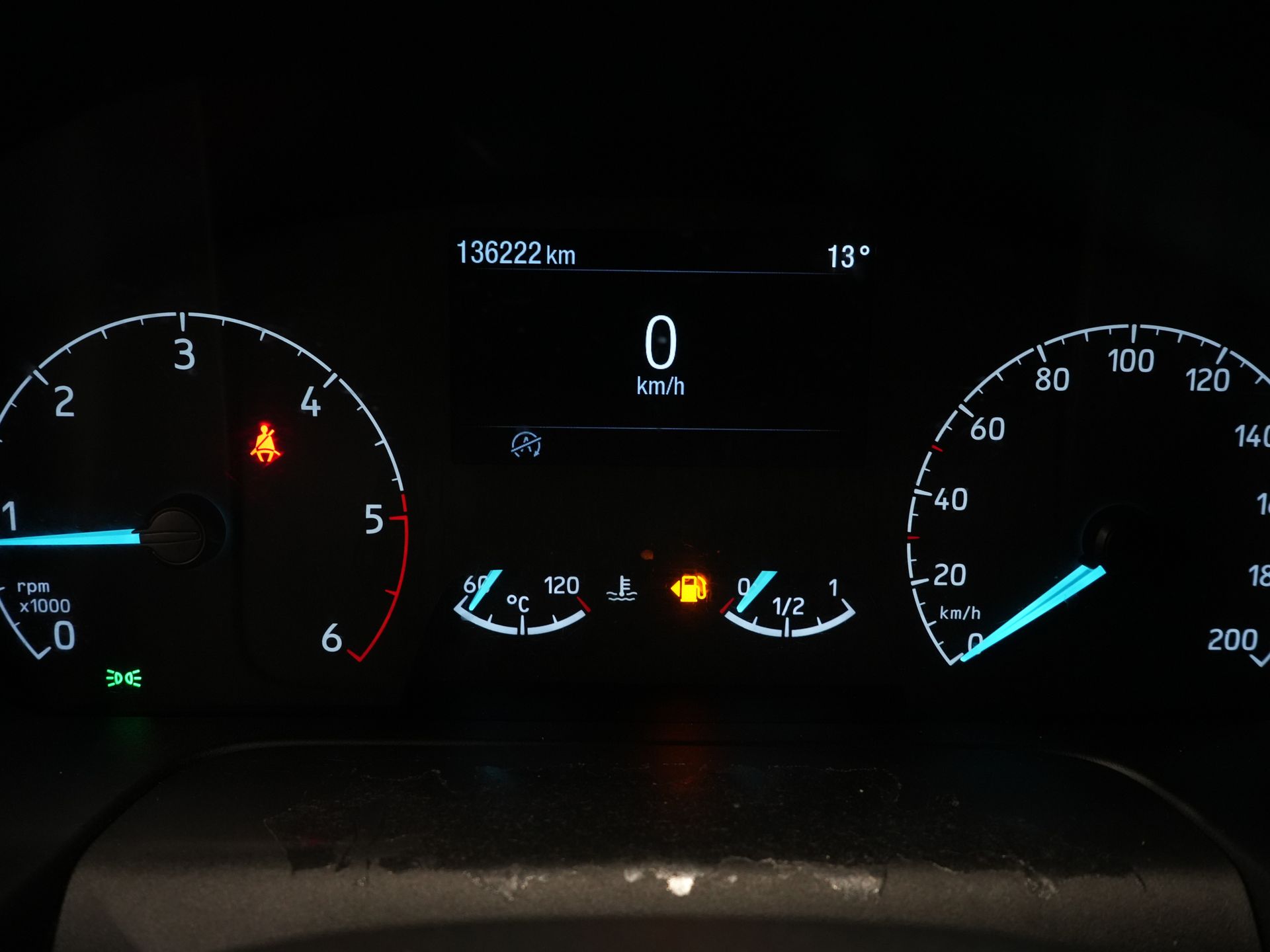 Ford Transit Custom Bestelbus 2.0 TDCI 130 pk L2 Carplay/ 2.8t Trekverm./ Stoelverw./ Airco/ Navi/ Camera/ Cruise/ PDC 19