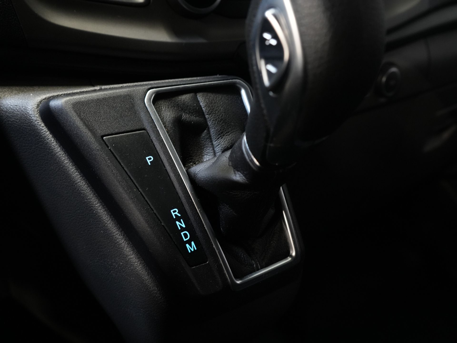 Ford Transit Custom Bestelbus 2.0 TDCI 130 pk Aut. L2 Carplay/ Airco/ Cruise/ Camera/ PDC V+A/ DAB 19