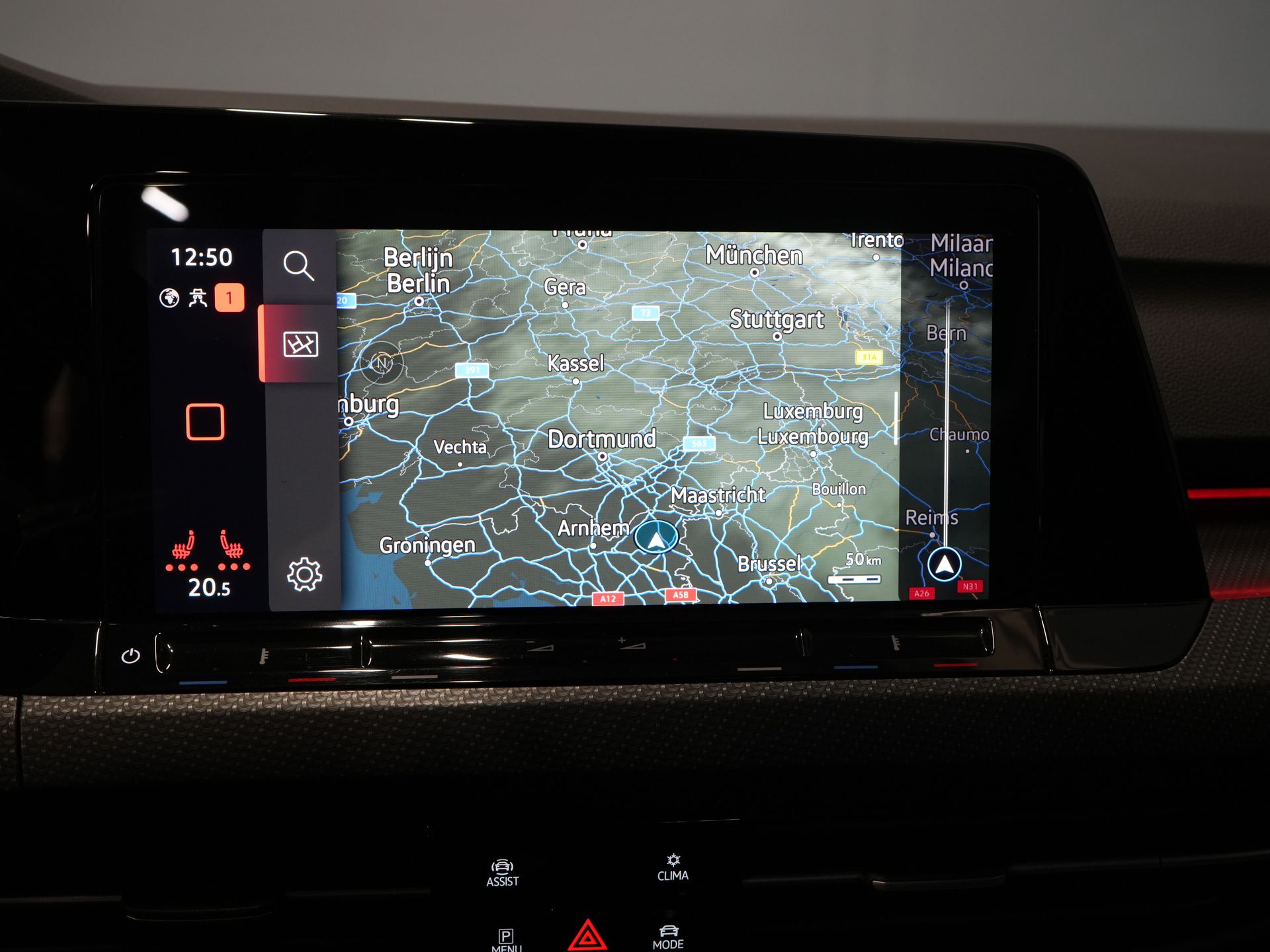 Volkswagen Golf Hatchback 1.5 eTSI 150 pk R-Line (DEMO) NL Auto/ Pano/ Adapt.Cruise/ LED/ Black Pack/ Virtual Cockpit/ Stuurverw./ Carplay/ Stoelverw./ Am 23