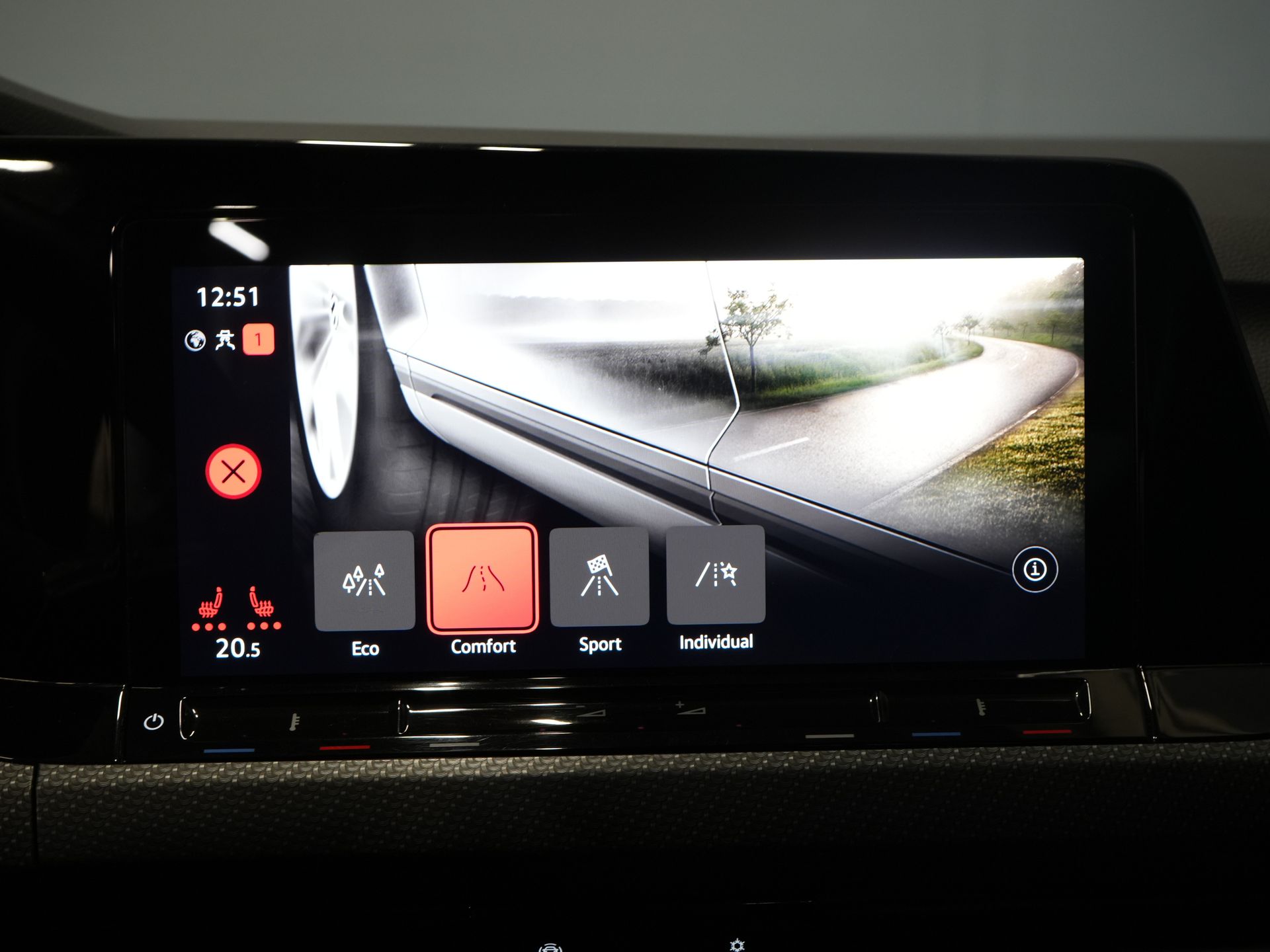 Volkswagen Golf Hatchback 1.5 eTSI 150 pk R-Line (DEMO) NL Auto/ Pano/ Adapt.Cruise/ LED/ Black Pack/ Virtual Cockpit/ Stuurverw./ Carplay/ Stoelverw./ Am 26