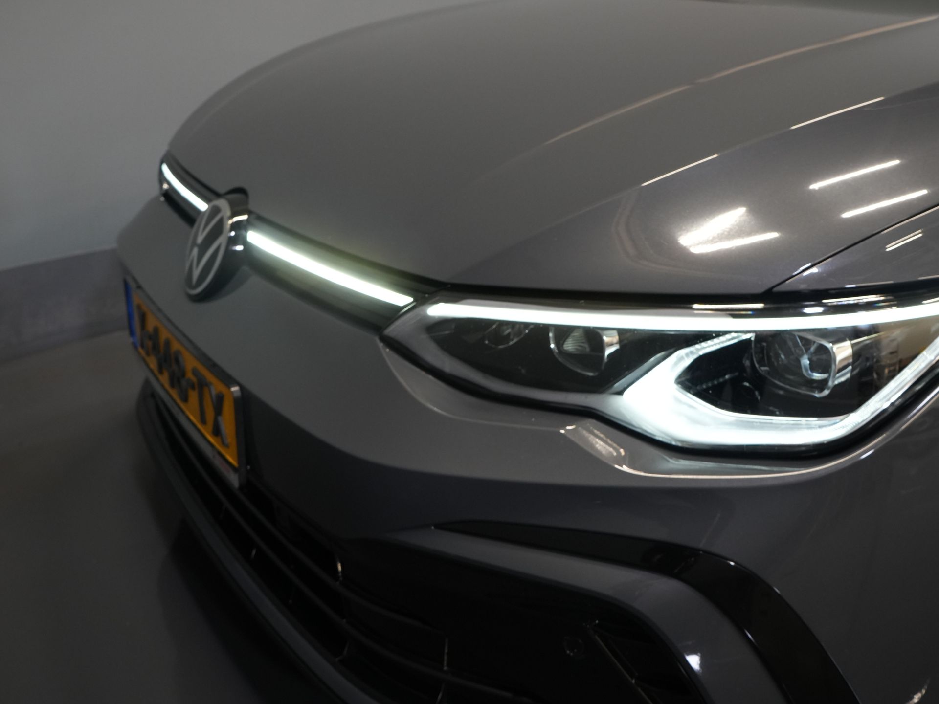 Volkswagen Golf Hatchback 1.5 eTSI 150 pk R-Line (DEMO) NL Auto/ Pano/ Adapt.Cruise/ LED/ Black Pack/ Virtual Cockpit/ Stuurverw./ Carplay/ Stoelverw./ Am 31