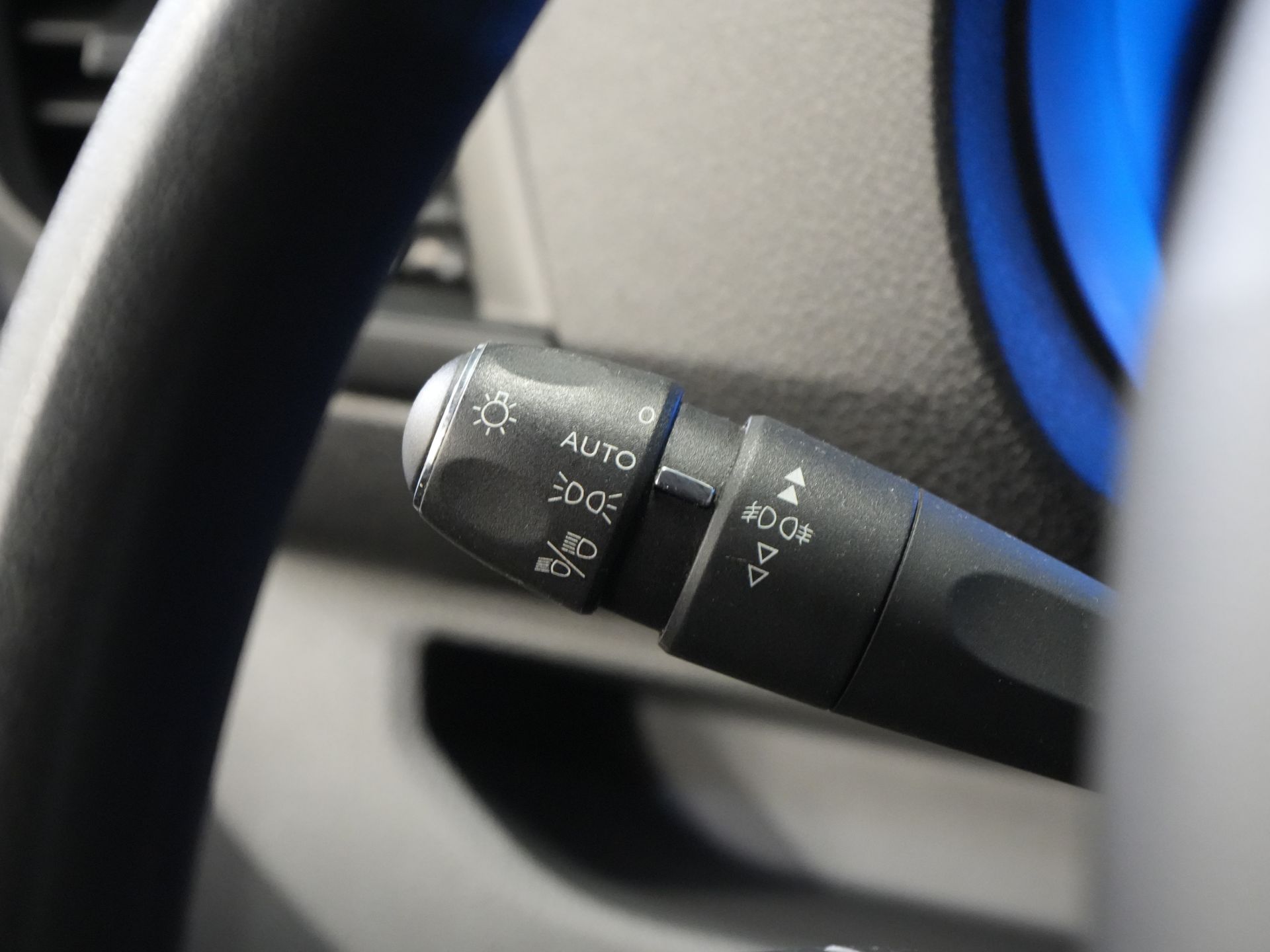 Peugeot e-Expert Bestelbus Premium 50 kWh 230 km WLTP Snellader/ Elek.dakventilator/ Navi/ Carplay/ Camera/ PDC/ Cruise/ Airco 19