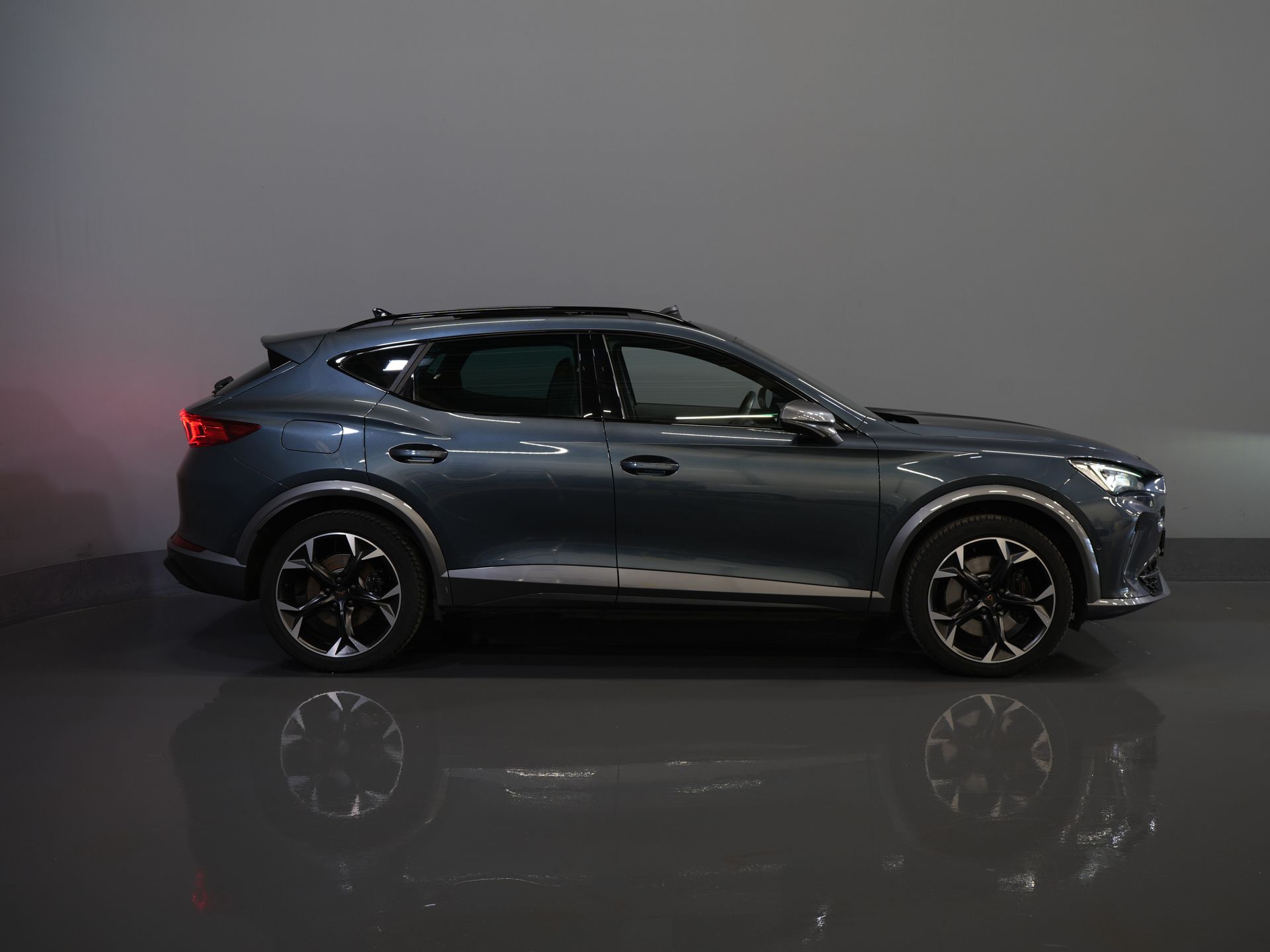 CUPRA Formentor SUV CUPRA Formentor 1.4 e-Hybrid 245 pk VZ Performance Edition Pano/ Leder/ Elek.Klep/ Mem.Stoel/ Matrix/ Adapt. Cruise/ Carplay/ Ca 10