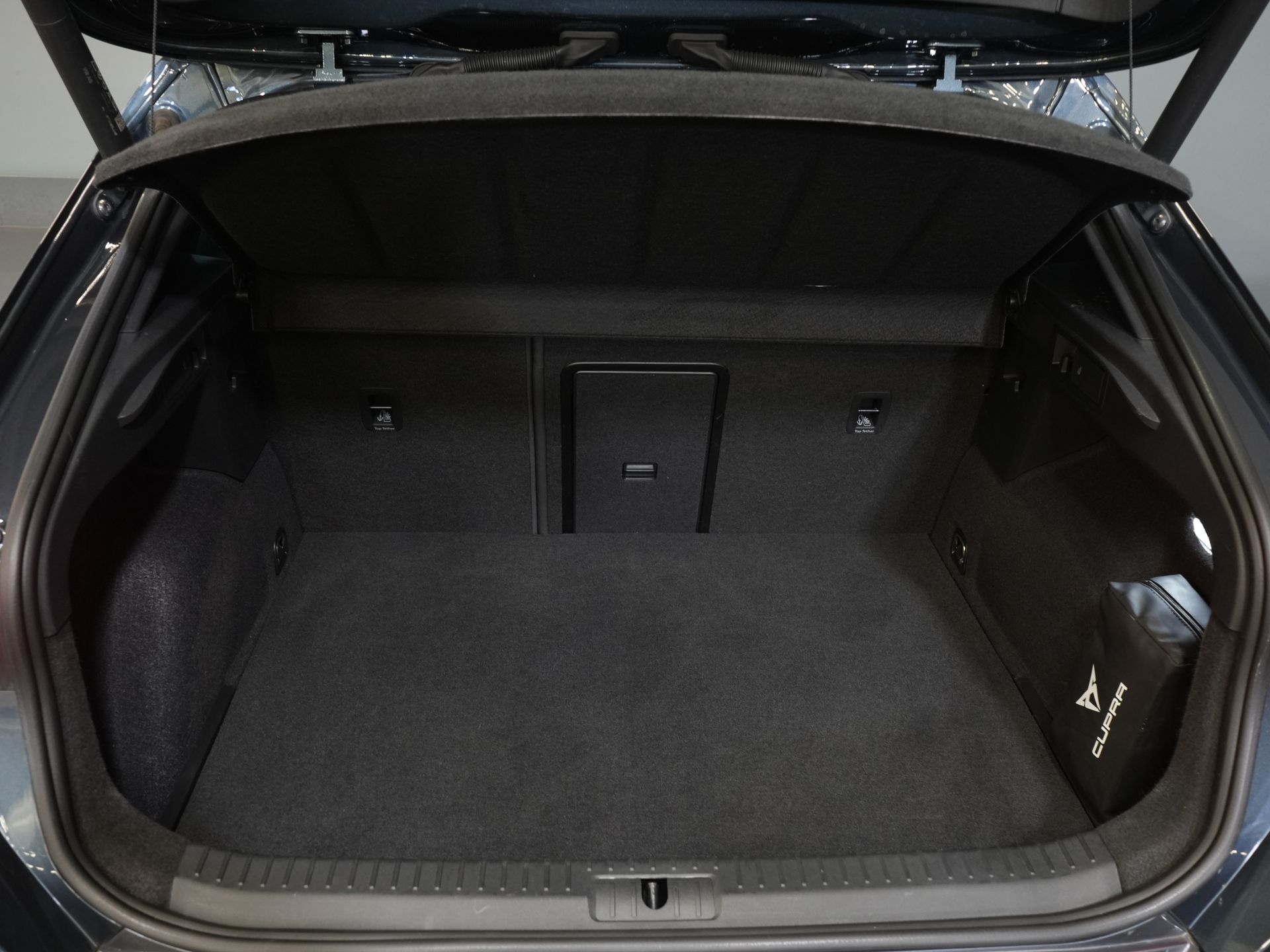 CUPRA Formentor SUV CUPRA Formentor 1.4 e-Hybrid 245 pk VZ Performance Edition Pano/ Leder/ Elek.Klep/ Mem.Stoel/ Matrix/ Adapt. Cruise/ Carplay/ Ca 14