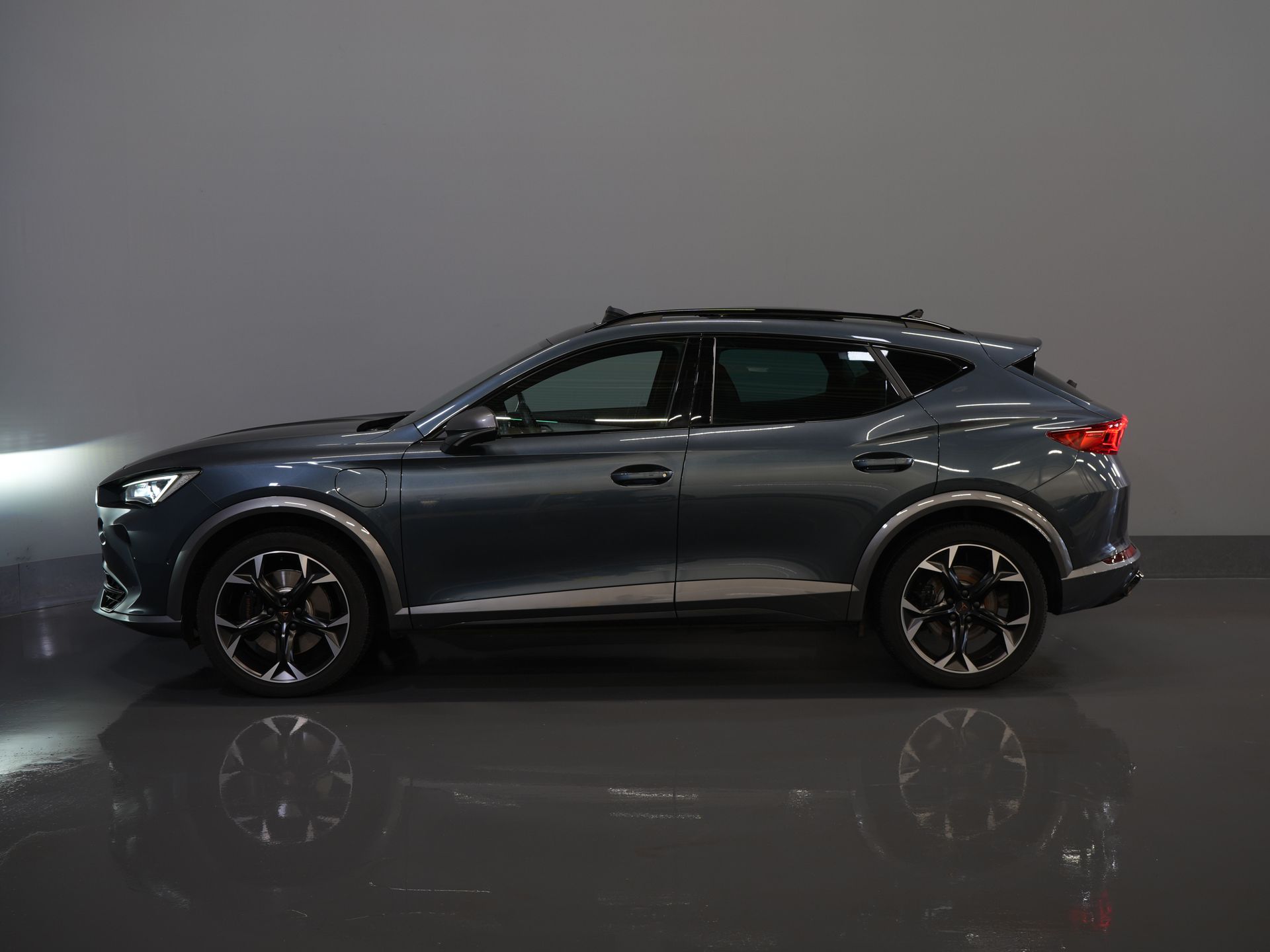 CUPRA Formentor SUV CUPRA Formentor 1.4 e-Hybrid 245 pk VZ Performance Edition Pano/ Leder/ Elek.Klep/ Mem.Stoel/ Matrix/ Adapt. Cruise/ Carplay/ Ca 9