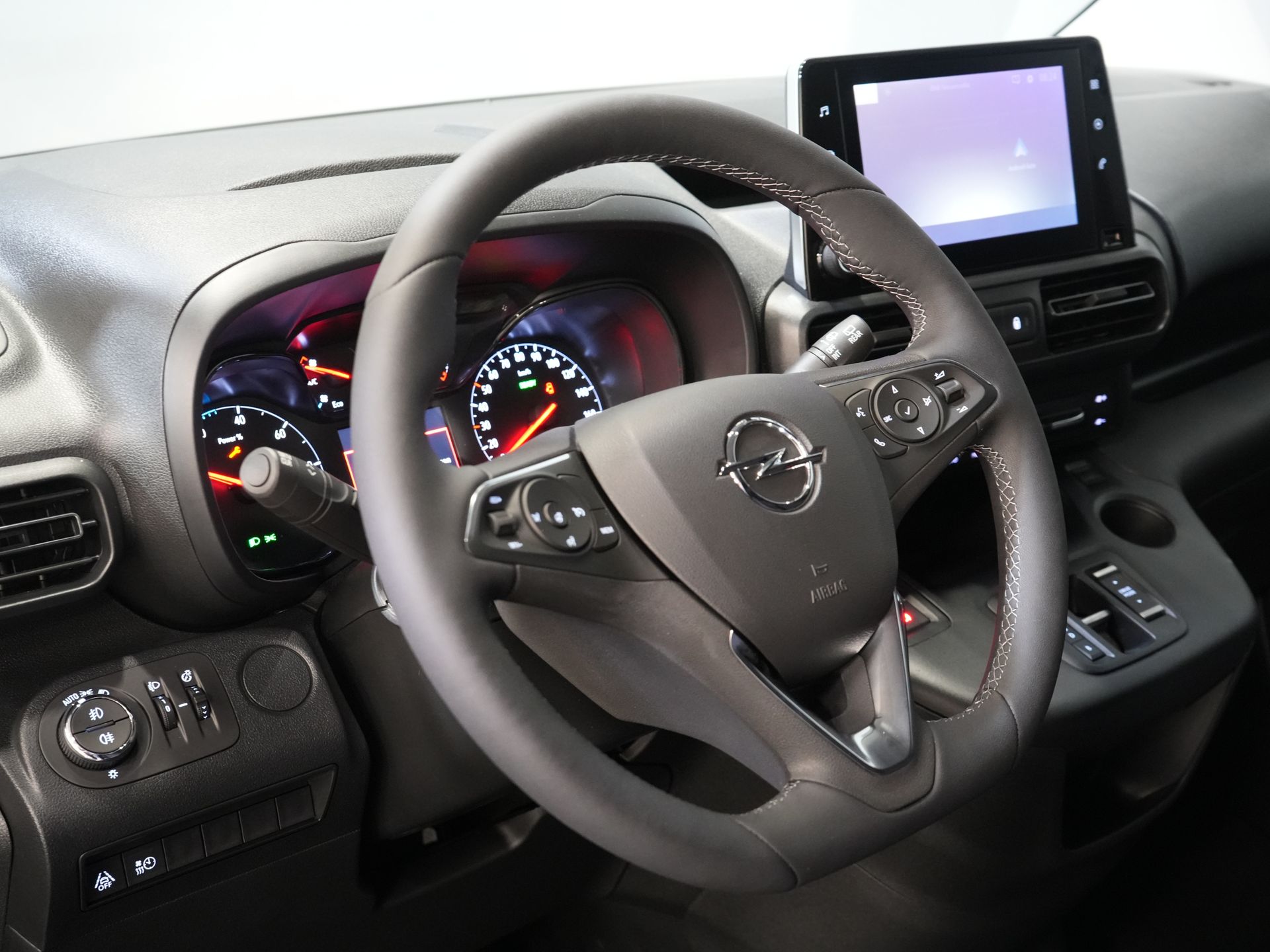 Opel Combo-e Bestelbus L2 50 kWh 275Km WLTP Snellader/ 3 Pers./ Carplay/ Stuurverw./ Cruise/ Climate / PDC V+A/ Dodehoek/ Navi 13