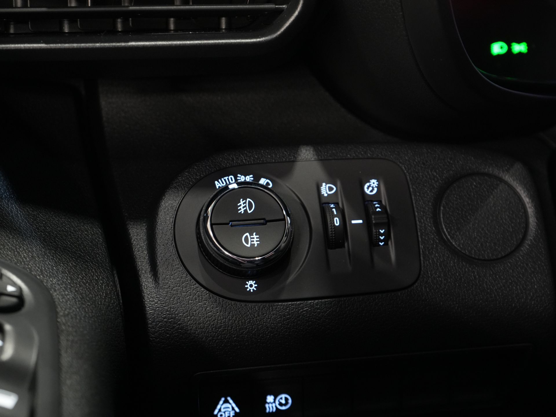 Opel Combo-e Bestelbus L2 50 kWh 275Km WLTP Snellader/ 3 Pers./ Carplay/ Stuurverw./ Cruise/ Climate / PDC V+A/ Dodehoek/ Navi 16