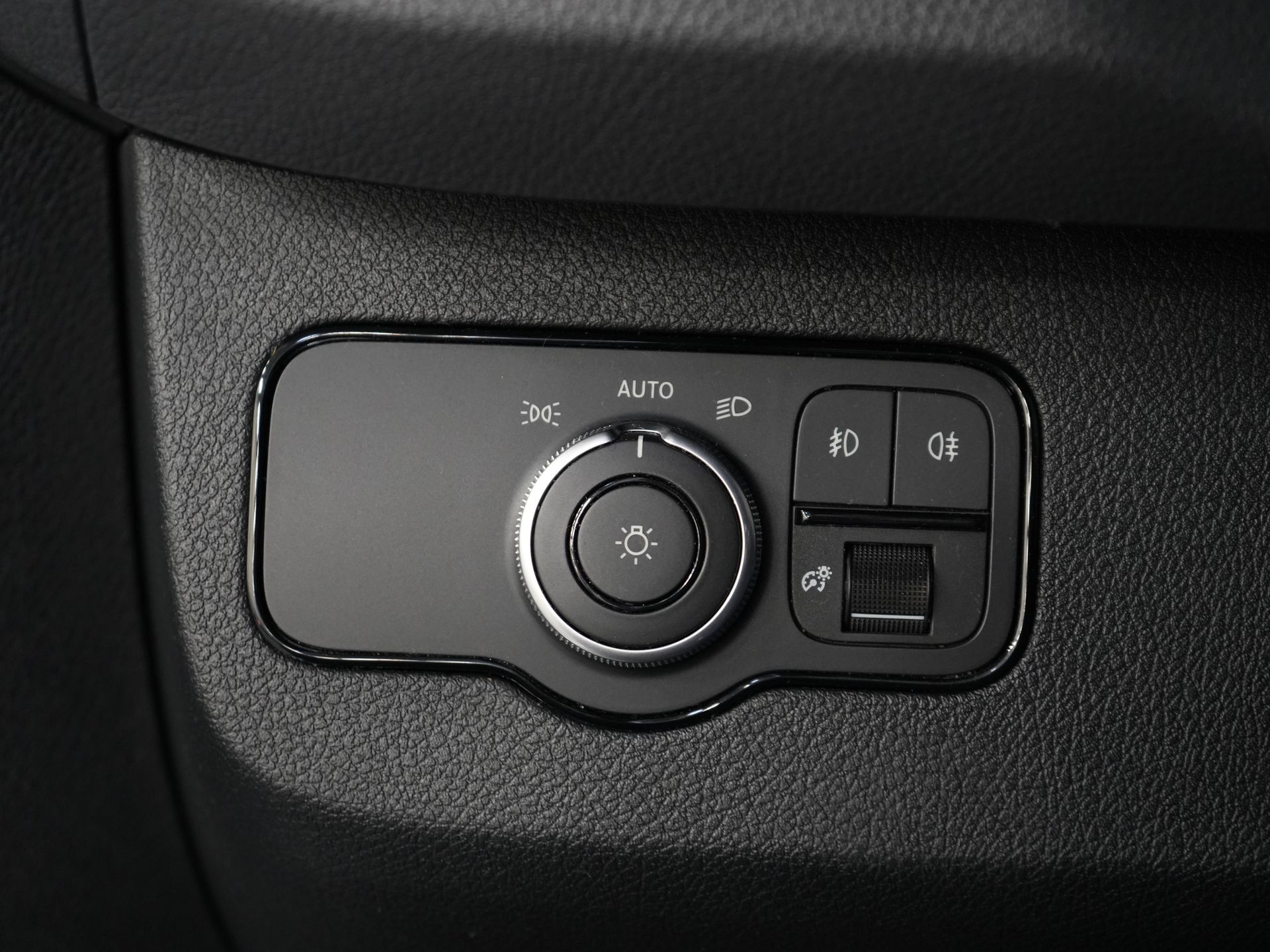 Mercedes-Benz Sprinter Bestelbus 317 CDI Aut. L2H2 3.5t Trekverm./ LED/ Gev. Stoel/ 270 Gr.Deuren/ Stoelverw./ Airco/ Navi/ Camera/ Cruise/ PDC/ DAB 16