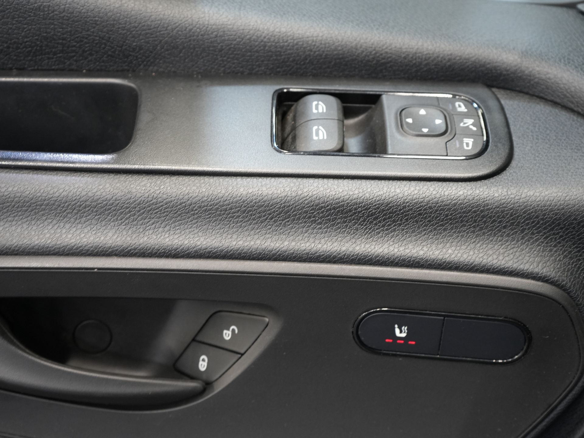 Mercedes-Benz Sprinter Bestelbus 317 CDI Aut. L2H2 3.5t Trekverm./ LED/ Gev. Stoel/ 270 Gr.Deuren/ Stoelverw./ Airco/ Navi/ Camera/ Cruise/ PDC/ DAB 17