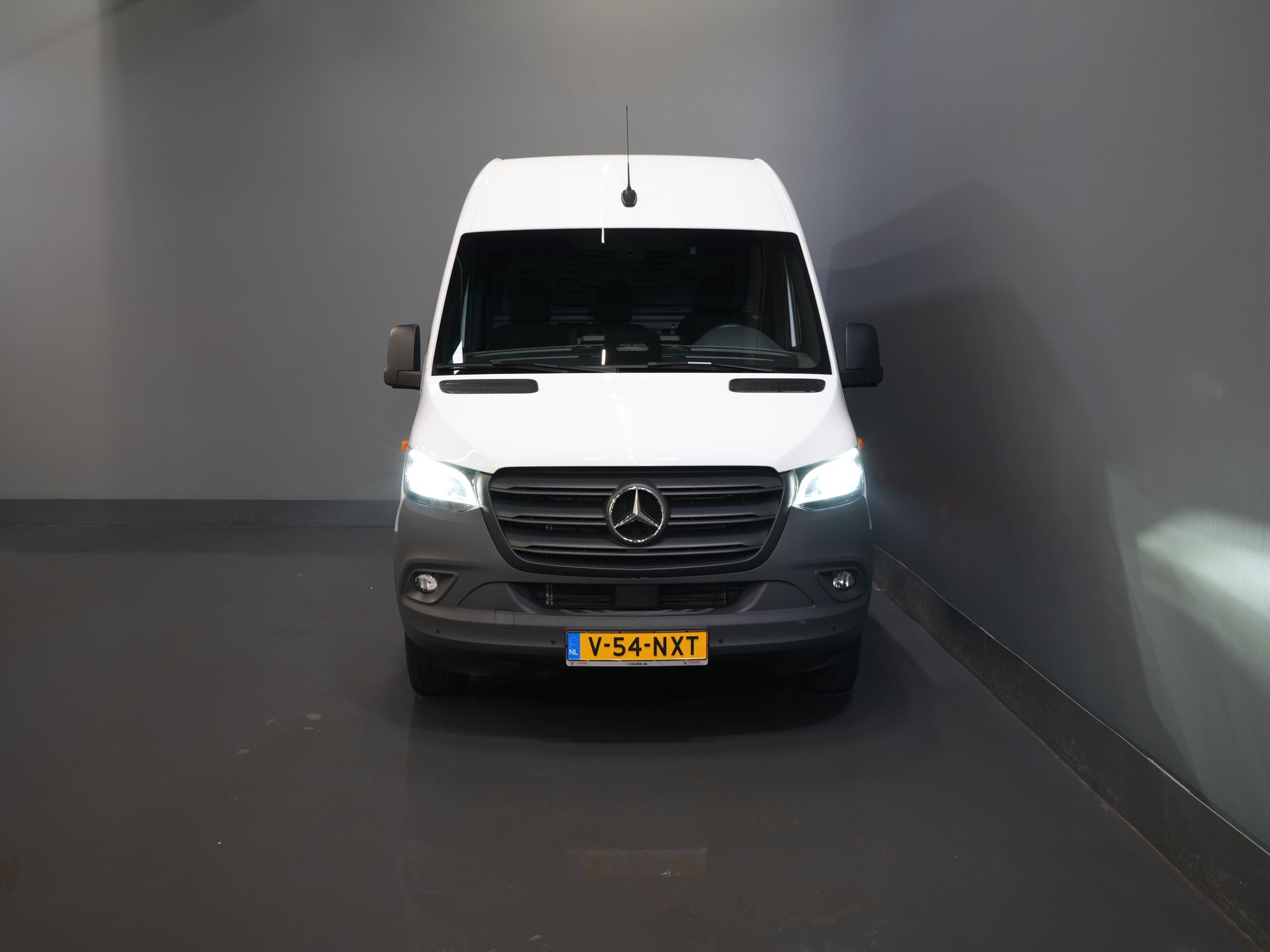 Mercedes-Benz Sprinter Bestelbus 317 CDI Aut. L2H2 3.5t Trekverm./ LED/ Gev. Stoel/ 270 Gr.Deuren/ Stoelverw./ Airco/ Navi/ Camera/ Cruise/ PDC/ DAB 6