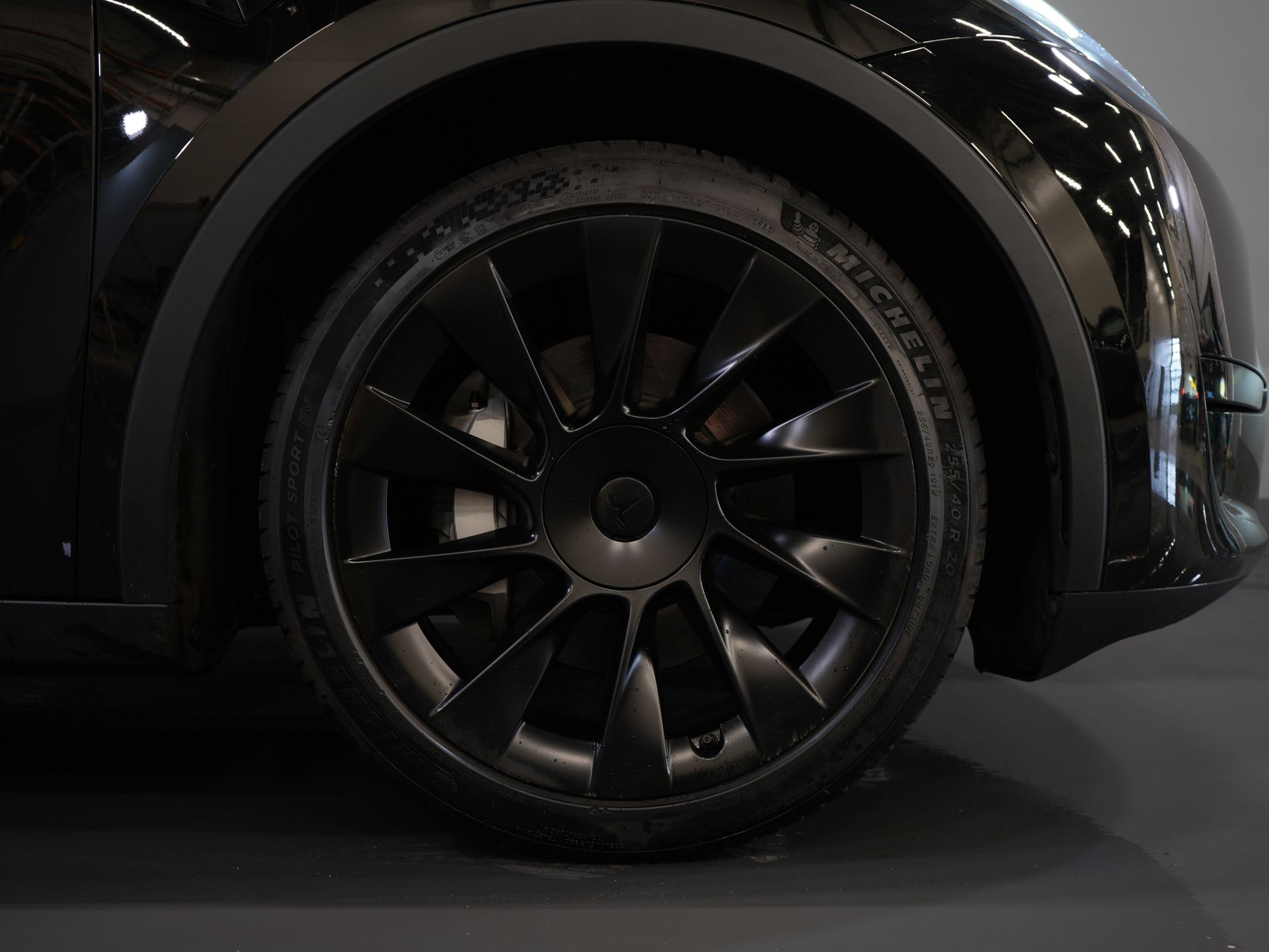 Tesla Model Y SUV 455 Km WLTP (DEMO) Adapt.Cruise/ Pano/ Elek.stoelen/ Memory Elek.klep/ Stoelverw./ Navi/ 360 camera/ Climate/ 20” LMV 8