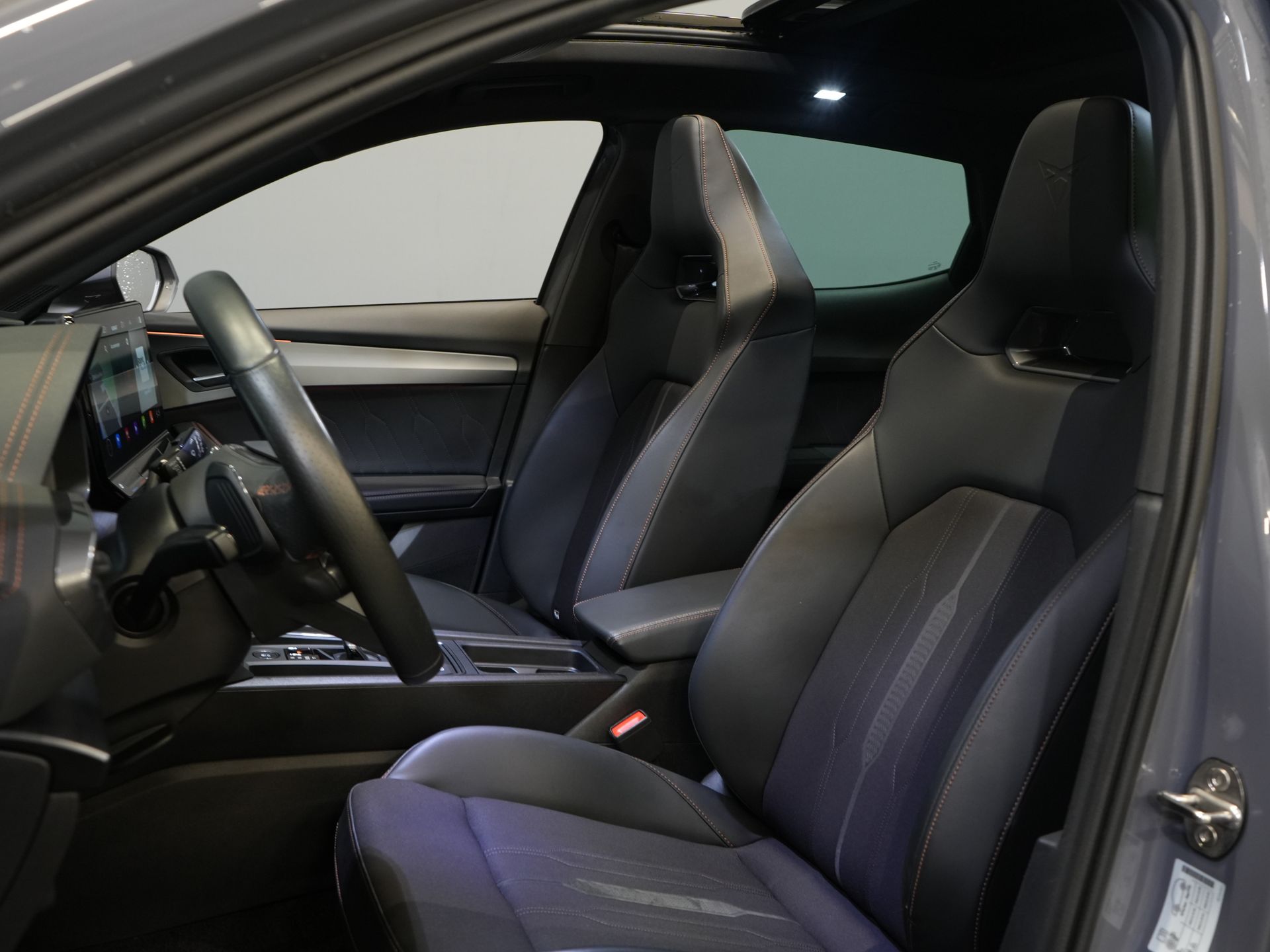 CUPRA Formentor SUV 1.4 e-Hybrid 245 pk VZ Performance Pano/ Elek.Trekhaak/ Elek.Klep/ Mem.Stoel/ Matrix/ Adapt. Cruise/ Carplay/ Camera/ Stoelverw. 11