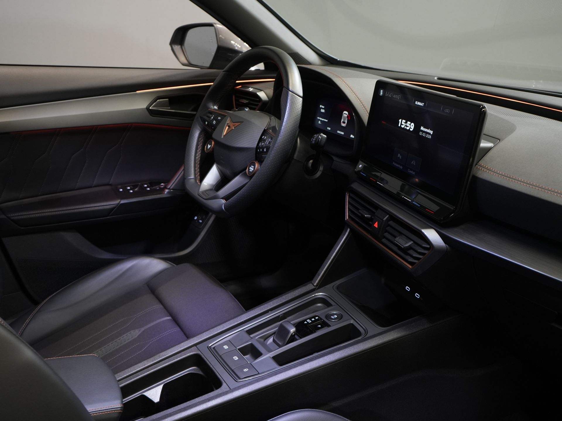 CUPRA Formentor SUV 1.4 e-Hybrid 245 pk VZ Performance Pano/ Elek.Trekhaak/ Elek.Klep/ Mem.Stoel/ Matrix/ Adapt. Cruise/ Carplay/ Camera/ Stoelverw. 2