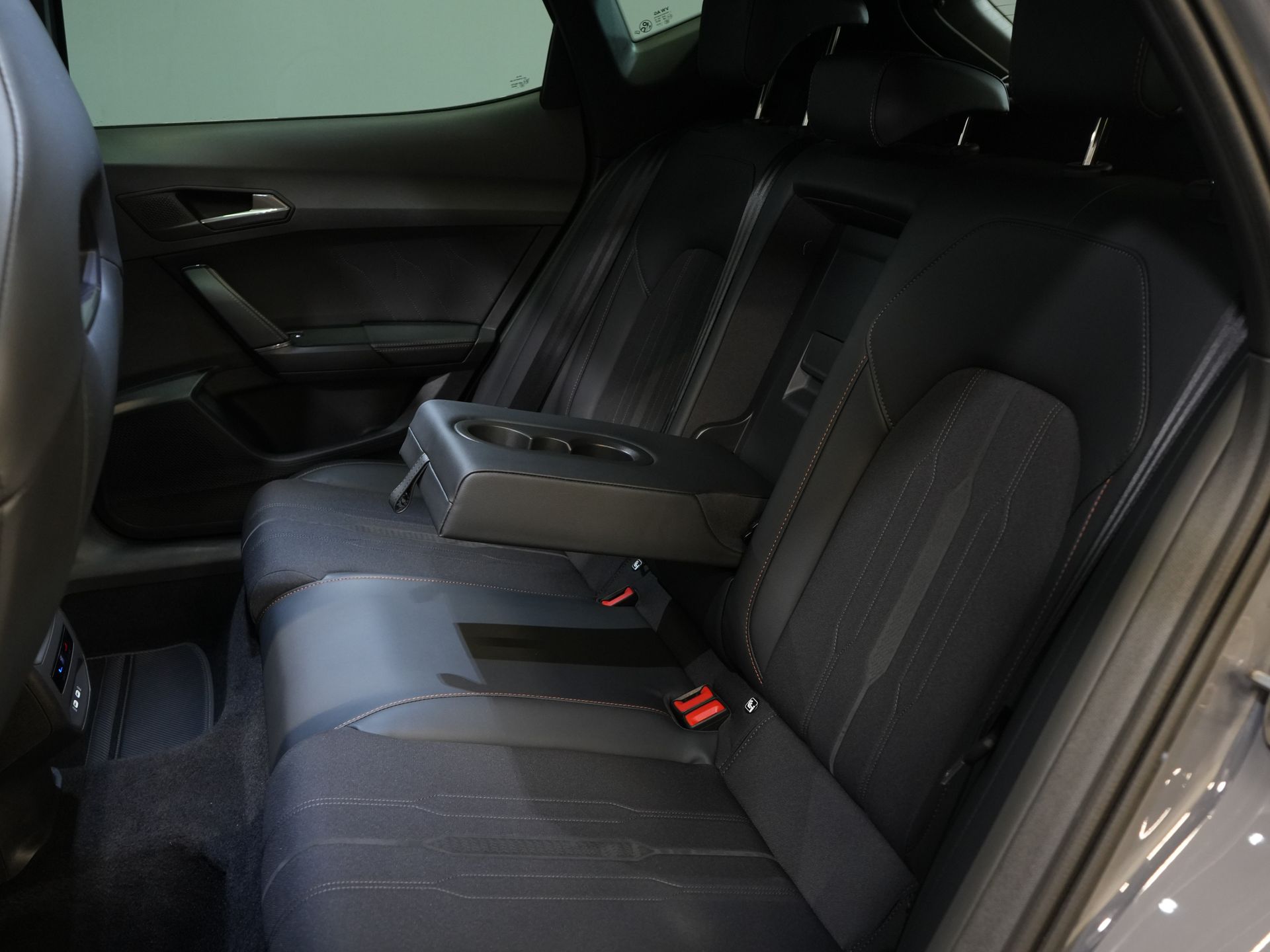 CUPRA Formentor SUV 1.4 e-Hybrid 245 pk VZ Performance Pano/ Elek.Trekhaak/ Elek.Klep/ Mem.Stoel/ Matrix/ Adapt. Cruise/ Carplay/ Camera/ Stoelverw. 20