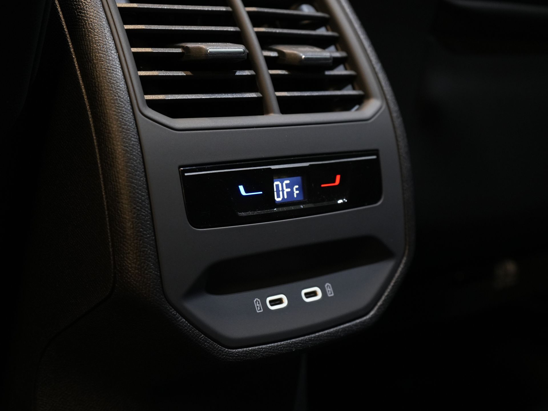 CUPRA Formentor SUV 1.4 e-Hybrid 245 pk VZ Performance Pano/ Elek.Trekhaak/ Elek.Klep/ Mem.Stoel/ Matrix/ Adapt. Cruise/ Carplay/ Camera/ Stoelverw. 21