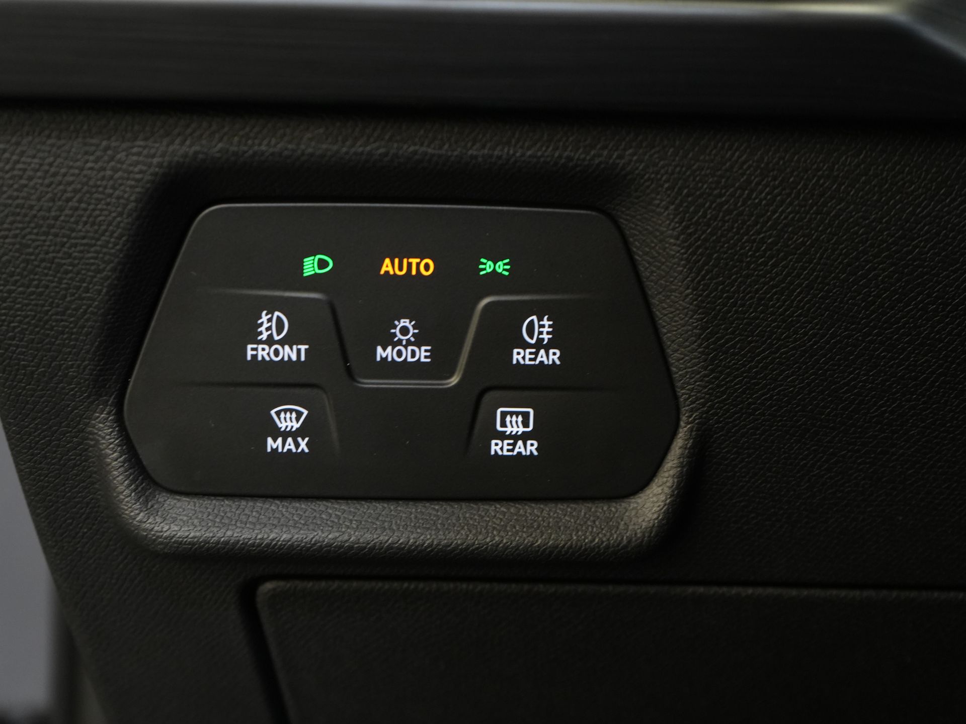 CUPRA Formentor SUV 1.4 e-Hybrid 245 pk VZ Performance Pano/ Elek.Trekhaak/ Elek.Klep/ Mem.Stoel/ Matrix/ Adapt. Cruise/ Carplay/ Camera/ Stoelverw. 24