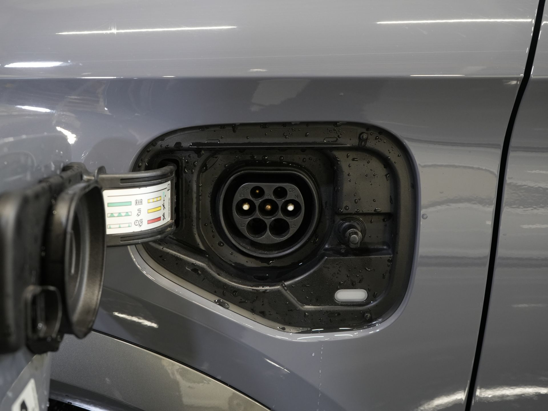 CUPRA Formentor SUV 1.4 e-Hybrid 245 pk VZ Performance Pano/ Elek.Trekhaak/ Elek.Klep/ Mem.Stoel/ Matrix/ Adapt. Cruise/ Carplay/ Camera/ Stoelverw. 35