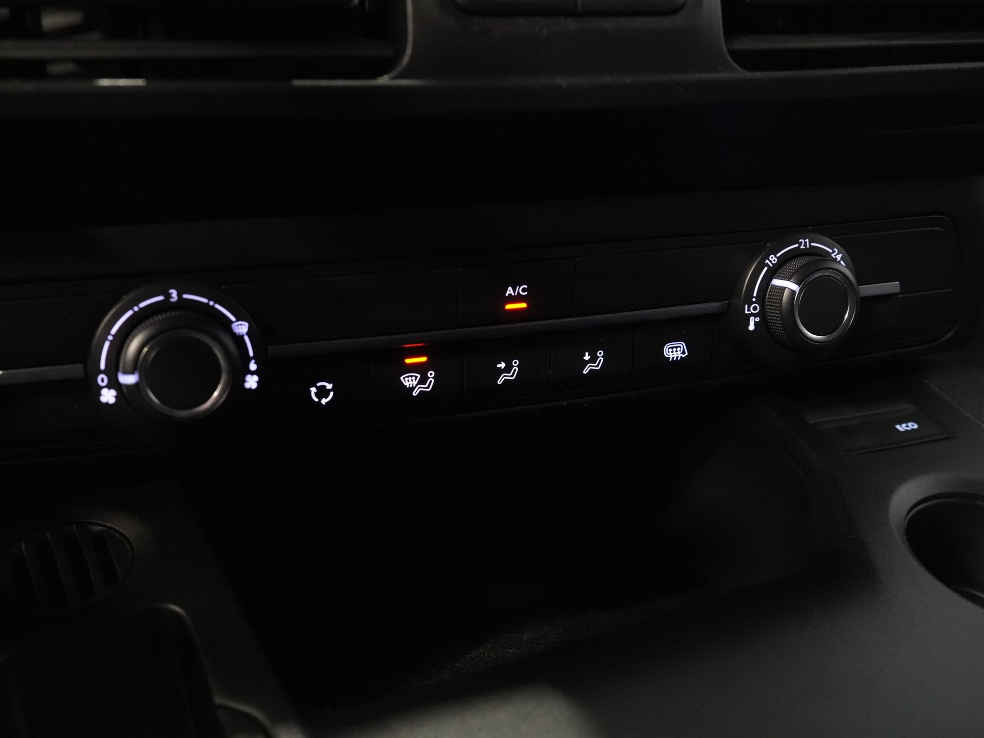 Toyota PROACE CITY Bestelbus 1.5 130 pk Aut. L2 2x Schuifdeur/ 3 Pers./ Carplay/ Standkachel/ Airco/ Camera/ Cruise/ PDC 23