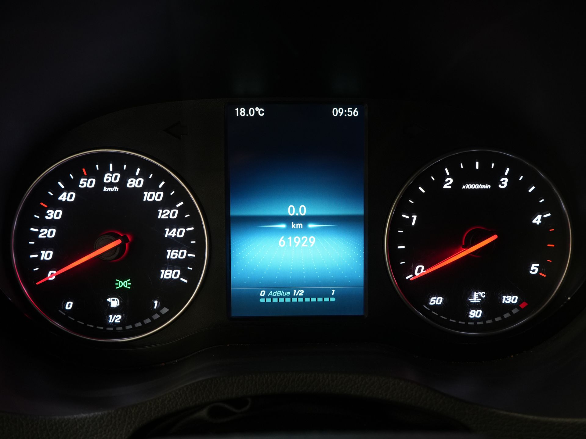 Mercedes-Benz Sprinter Bestelbus 316 2.2 CDI L3H2 LED/ 10,25” MBUX/ Gev.Stoel/ Carplay/ Sidebars/ Cruise/ Camera/ Navi/ Trekhaak/ Airco 19