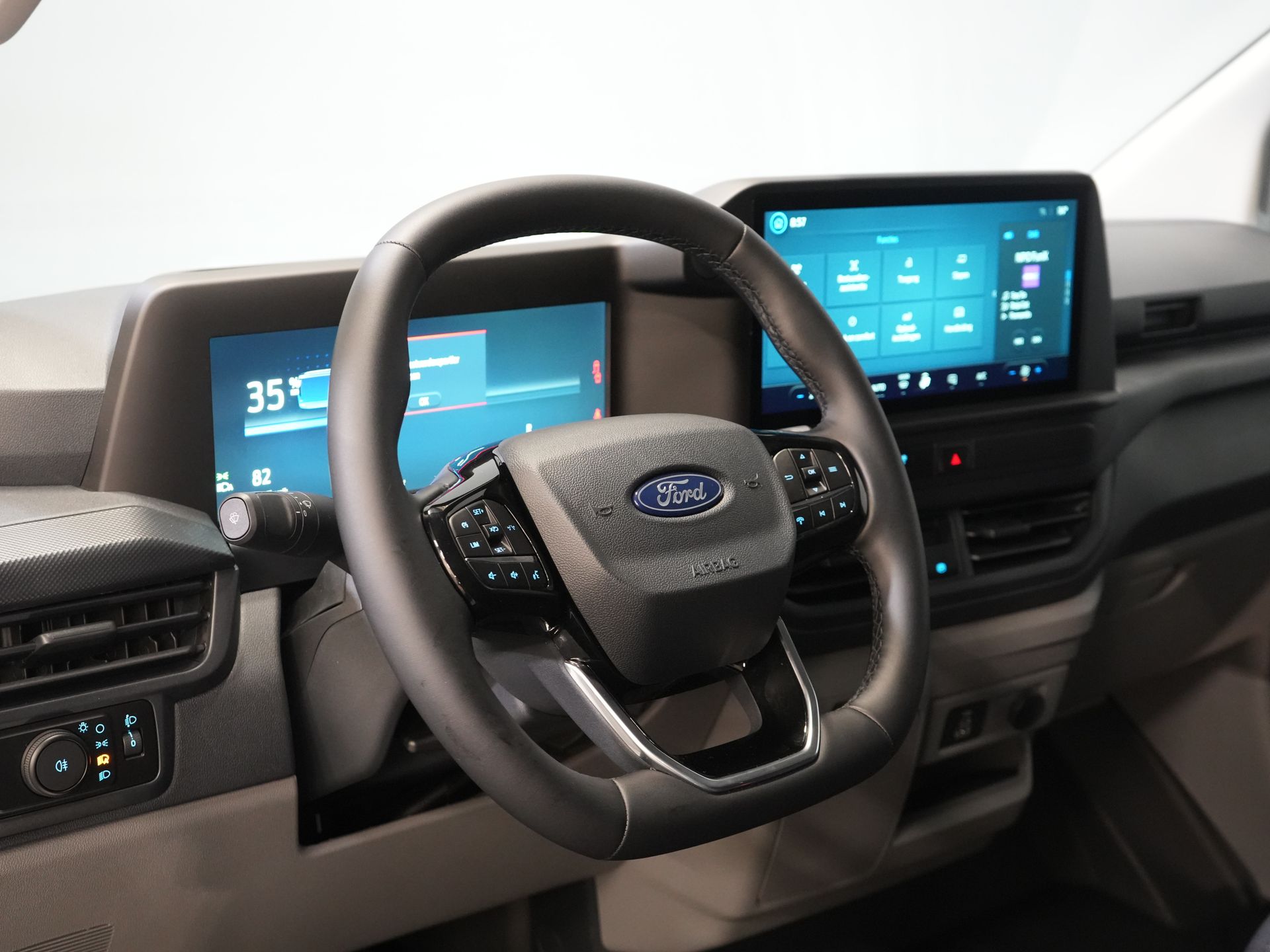 Ford E-Transit Custom Bestelbus 65 kWh L2 330 km WLTP 2x Schuifdeur/ Standkachel/ Snellader/ 2.3t Trekverm./ Carplay/ Climate/ Camera/ PDC/ Cruise 13