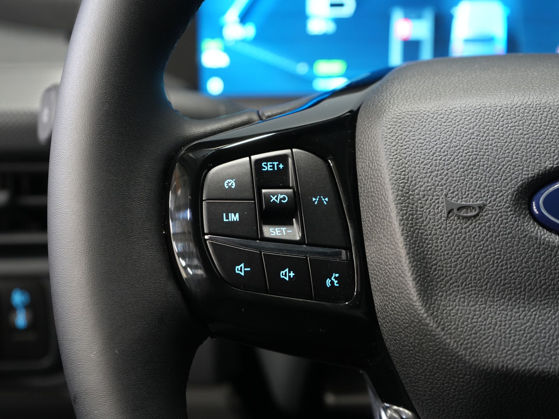 Ford E-Transit Custom Bestelbus 65 kWh L2 330 km WLTP 2x Schuifdeur/ Standkachel/ Snellader/ 2.3t Trekverm./ Carplay/ Climate/ Camera/ PDC/ Cruise 17