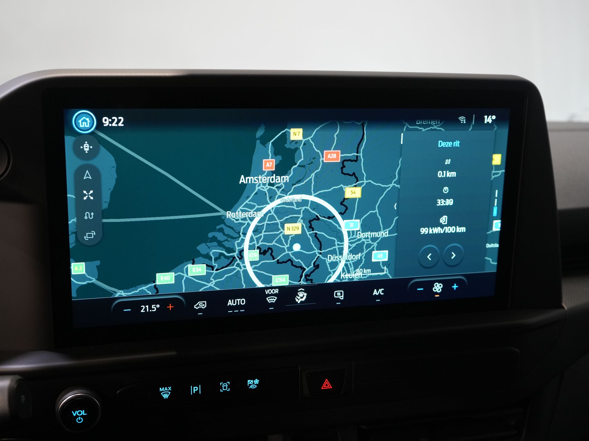 Ford E-Transit Custom Bestelbus 65 kWh L2 330 km WLTP 2x Schuifdeur/ Standkachel/ Snellader/ 2.3t Trekverm./ Carplay/ Climate/ Camera/ PDC/ Cruise 20