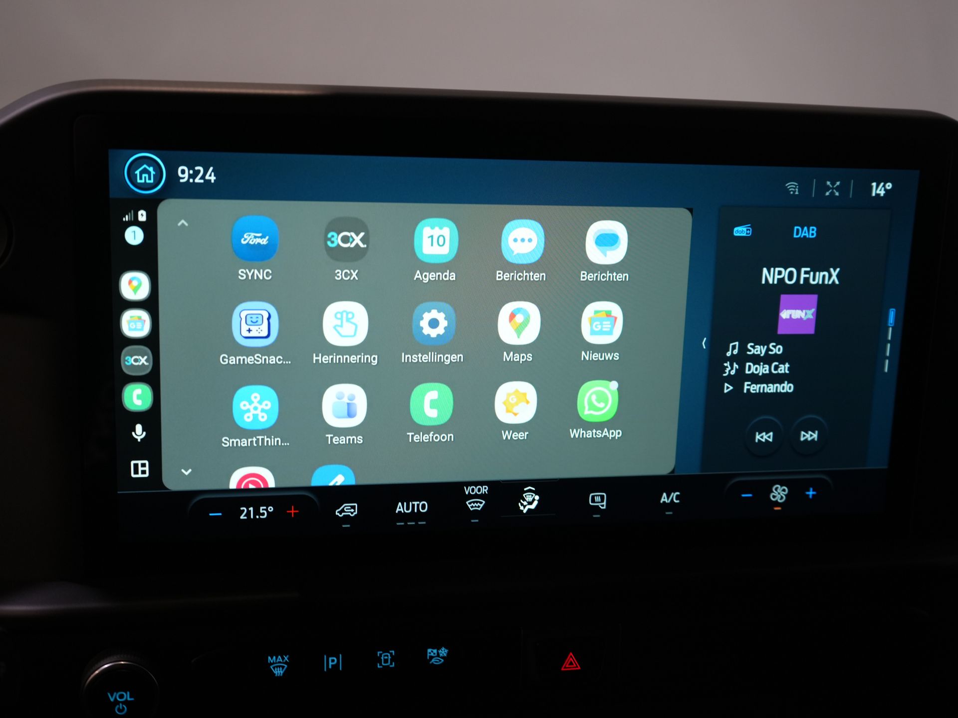 Ford E-Transit Custom Bestelbus 65 kWh L2 330 km WLTP 2x Schuifdeur/ Standkachel/ Snellader/ 2.3t Trekverm./ Carplay/ Climate/ Camera/ PDC/ Cruise 24