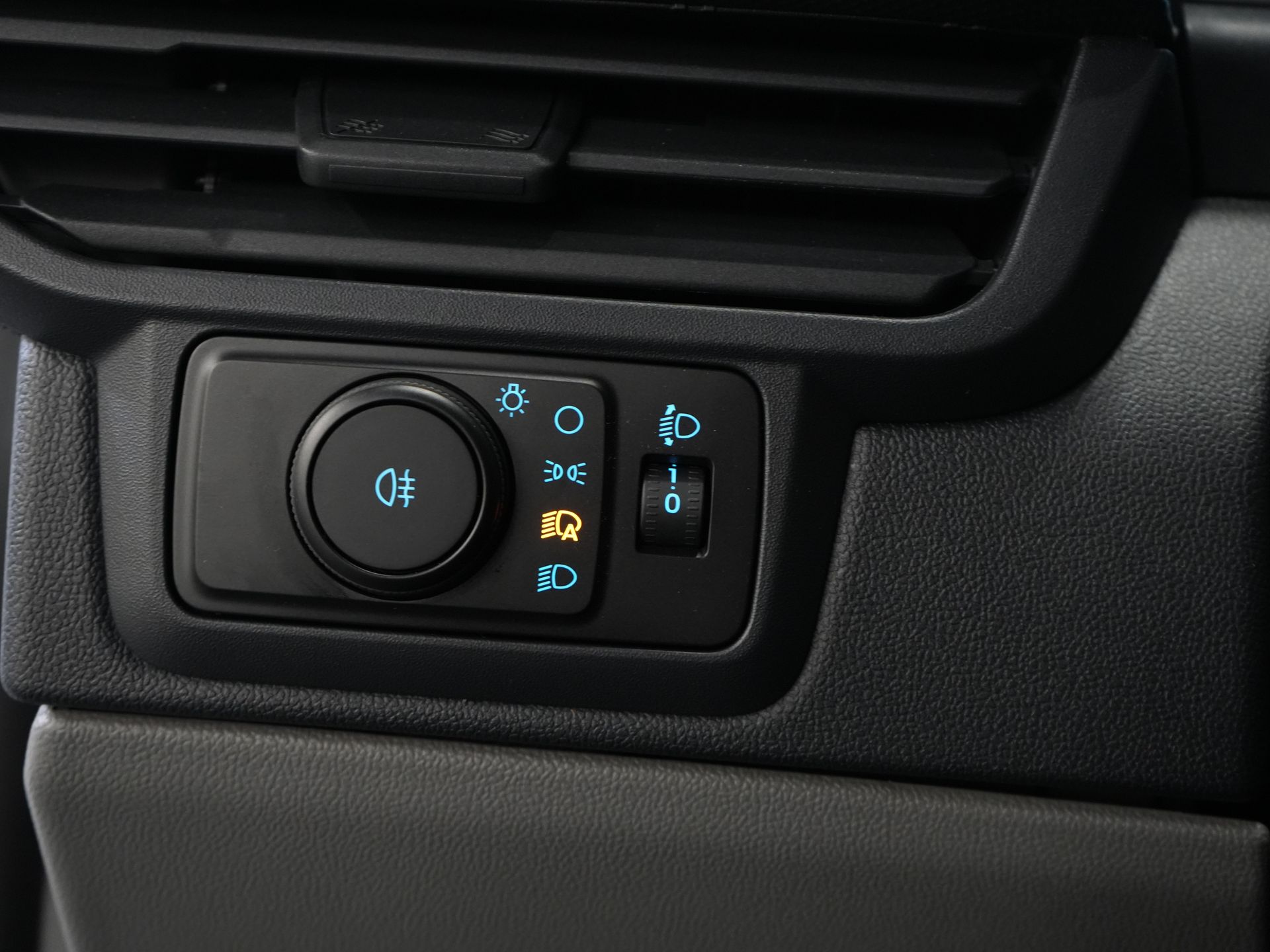 Ford E-Transit Custom Bestelbus 65 kWh L2 330 km WLTP LED/ Standkachel/ Snellader/ 2.3t Trekverm./ Carplay/ Climate/ Camera/ PDC/ Cruise 16