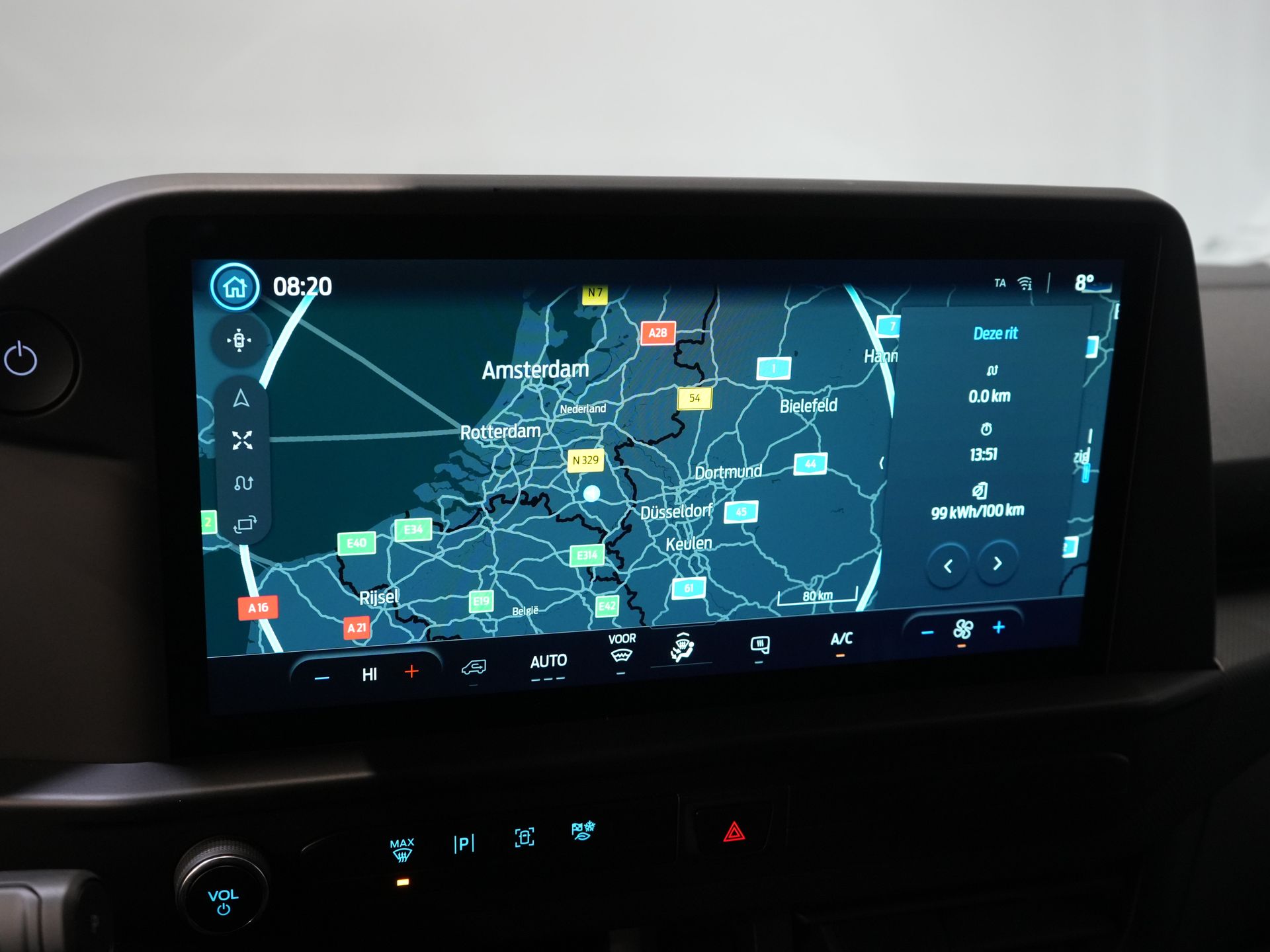 Ford E-Transit Custom Bestelbus 65 kWh L2 330 km WLTP LED/ Standkachel/ Snellader/ 2.3t Trekverm./ Carplay/ Climate/ Camera/ PDC/ Cruise 19