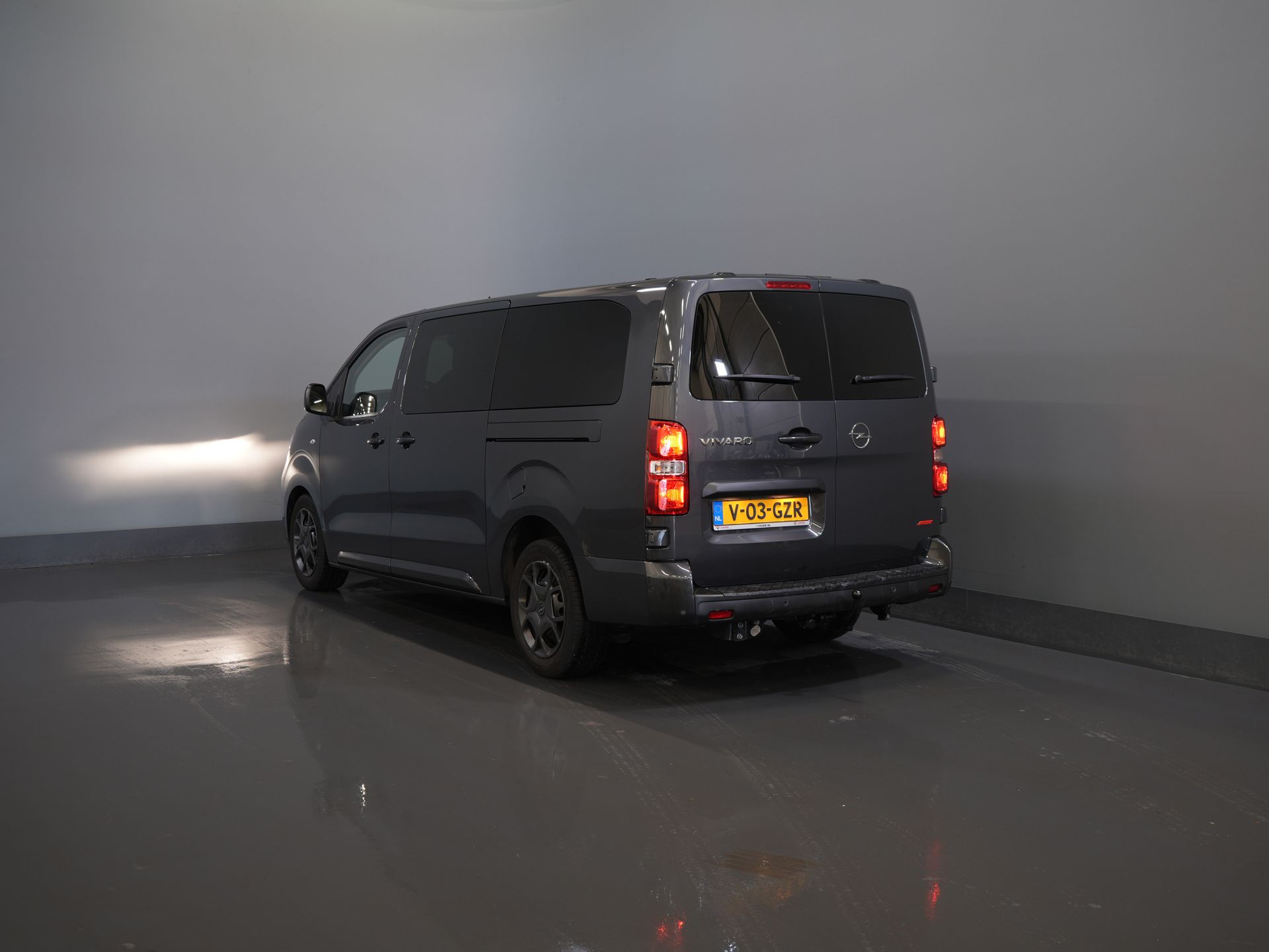 Opel Vivaro Bestelbus 2.0 180 pk Aut. DC Dubbel Cabine Elek.Stoelen/ Leder/ 2xSchuifdeur/ Afn.Trekhaak/ Climate/ Carplay/ Stoelverw./ Navi/ Cruise/ PD 1