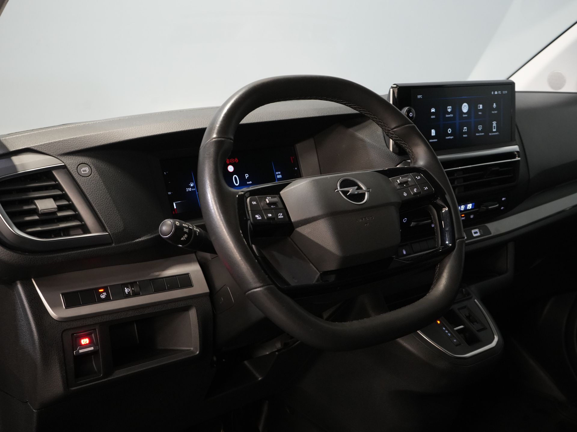 Opel Vivaro Bestelbus 2.0 180 pk Aut. DC Dubbel Cabine Elek.Stoelen/ Leder/ 2xSchuifdeur/ Afn.Trekhaak/ Climate/ Carplay/ Stoelverw./ Navi/ Cruise/ PD 13