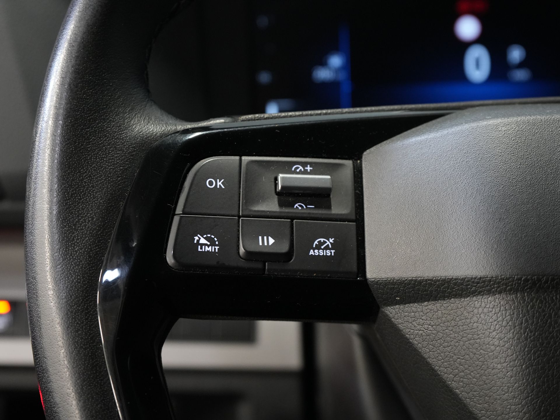 Opel Vivaro Bestelbus 2.0 180 pk Aut. DC Dubbel Cabine Elek.Stoelen/ Leder/ 2xSchuifdeur/ Afn.Trekhaak/ Climate/ Carplay/ Stoelverw./ Navi/ Cruise/ PD 19