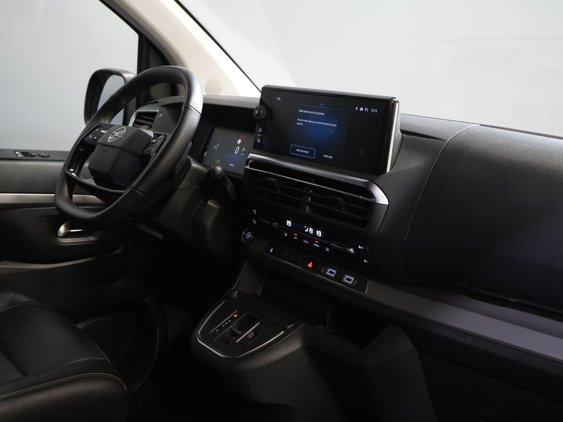 Opel Vivaro Bestelbus 2.0 180 pk Aut. DC Dubbel Cabine Elek.Stoelen/ Leder/ 2xSchuifdeur/ Afn.Trekhaak/ Climate/ Carplay/ Stoelverw./ Navi/ Cruise/ PD 2