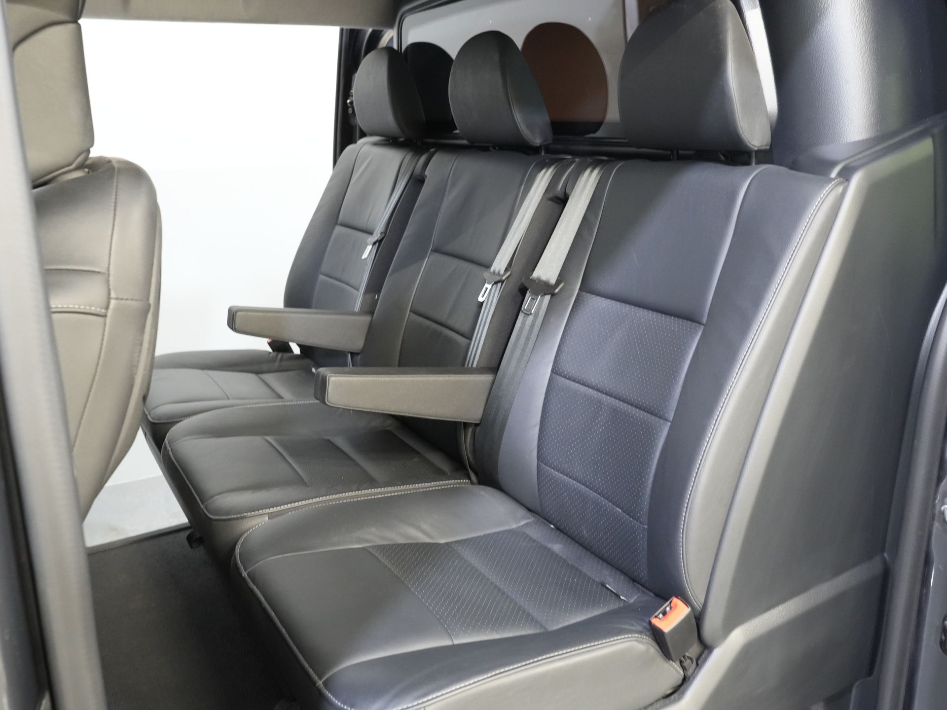 Opel Vivaro Bestelbus 2.0 180 pk Aut. DC Dubbel Cabine Elek.Stoelen/ Leder/ 2xSchuifdeur/ Afn.Trekhaak/ Climate/ Carplay/ Stoelverw./ Navi/ Cruise/ PD 29