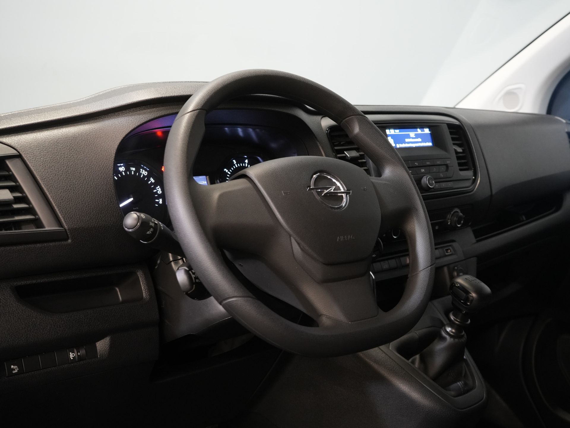 Opel Vivaro Bestelbus 2.0 D 145 pk L3 ZGAN 2.5t.Trekverm./ Airco/ Cruise/ PDC/ 3 Persoons 13